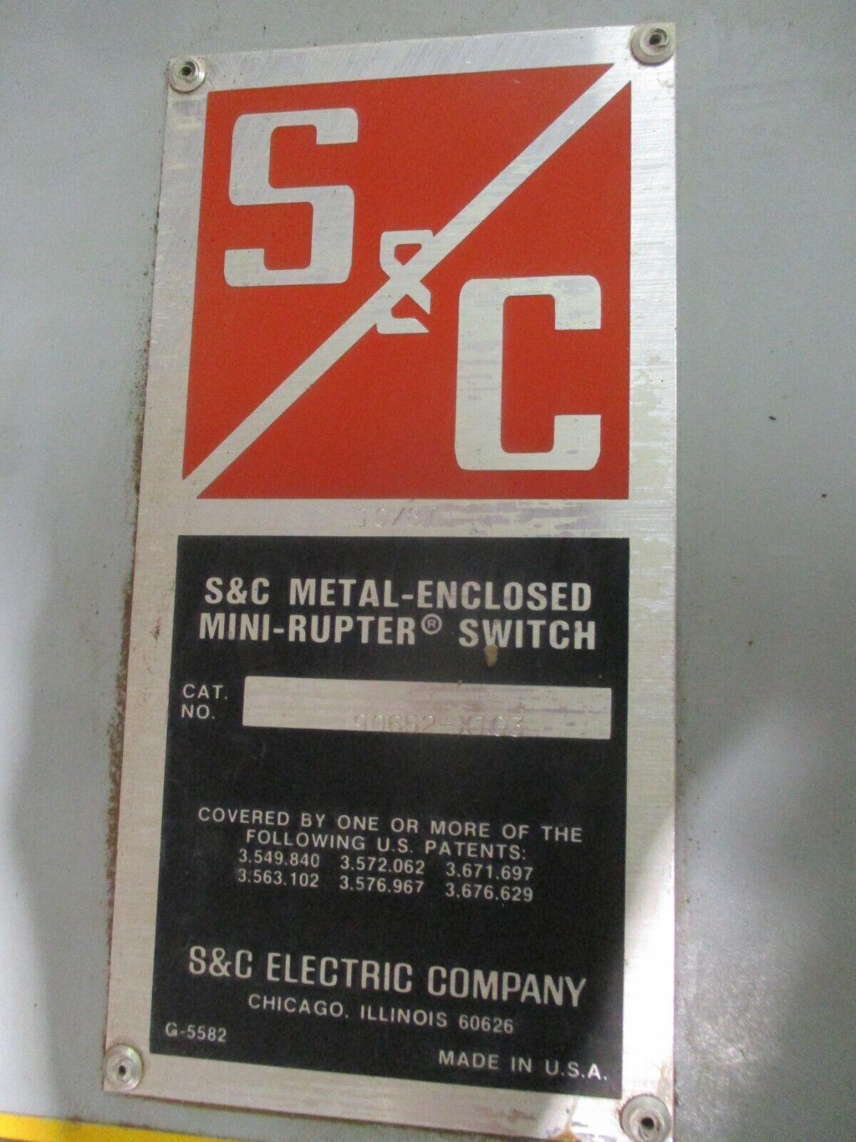 S&C Enclosed Mini-Rupter Disconnect Switch 90652-X1G3 14.4kV 600A Used