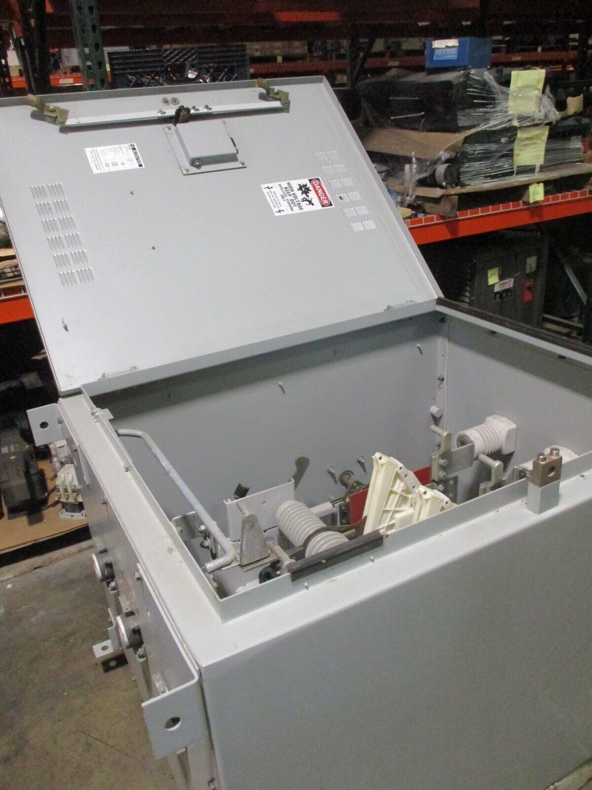 S&C Enclosed Mini-Rupter Disconnect Switch 90652-X1G3 14.4kV 600A Used