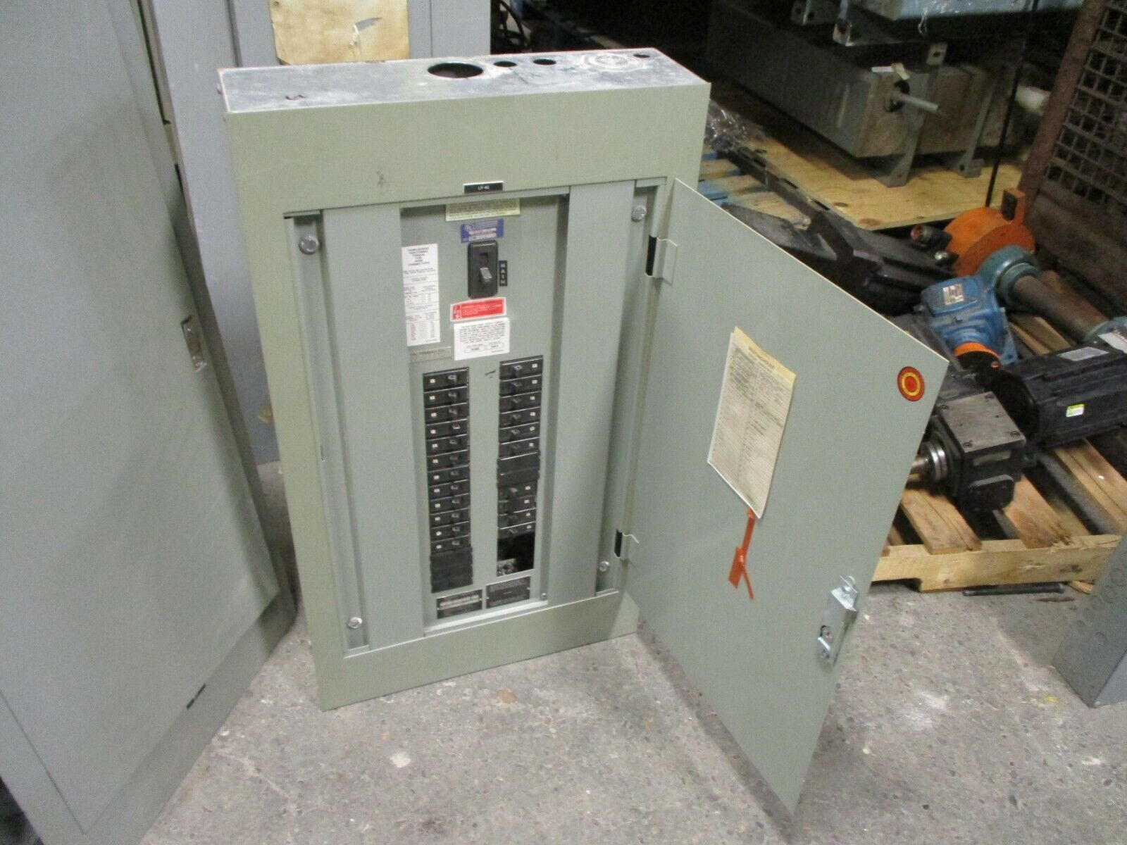 Westinghouse Main Breaker Circuit Breaker Panel MP-3229 225A Max 208Y/120 3Ph 4W