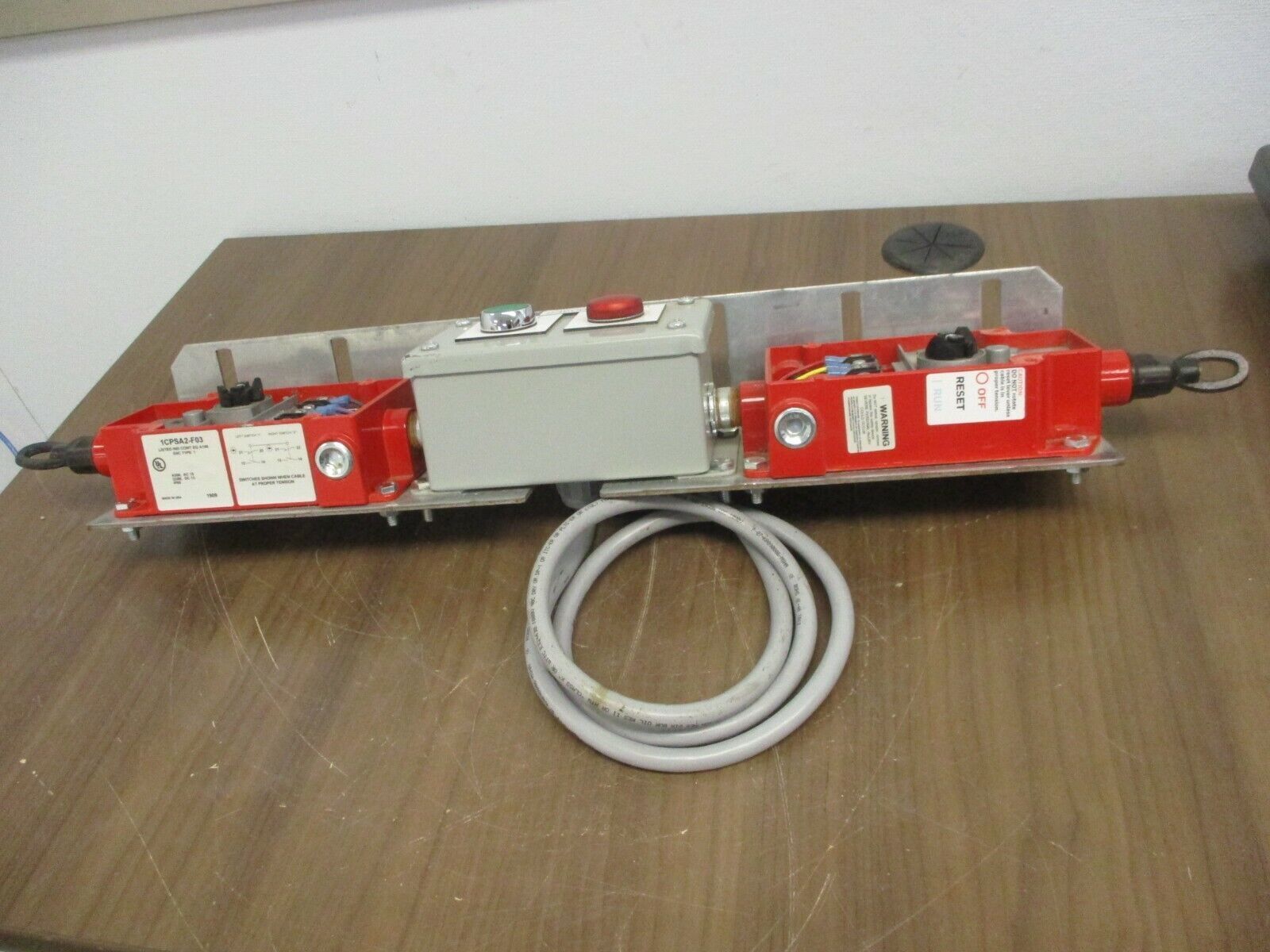 Honeywell Dual Micro Switch Cable-Pull Switch 1CPSA2-F03 w/ Mounting Plate Used