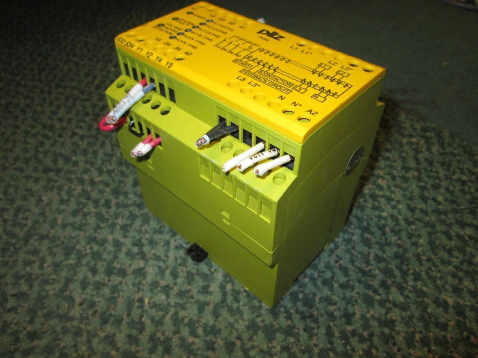 Pilz Safety Relay PU3Z 120VAC 3 N/O 1 N/C Used