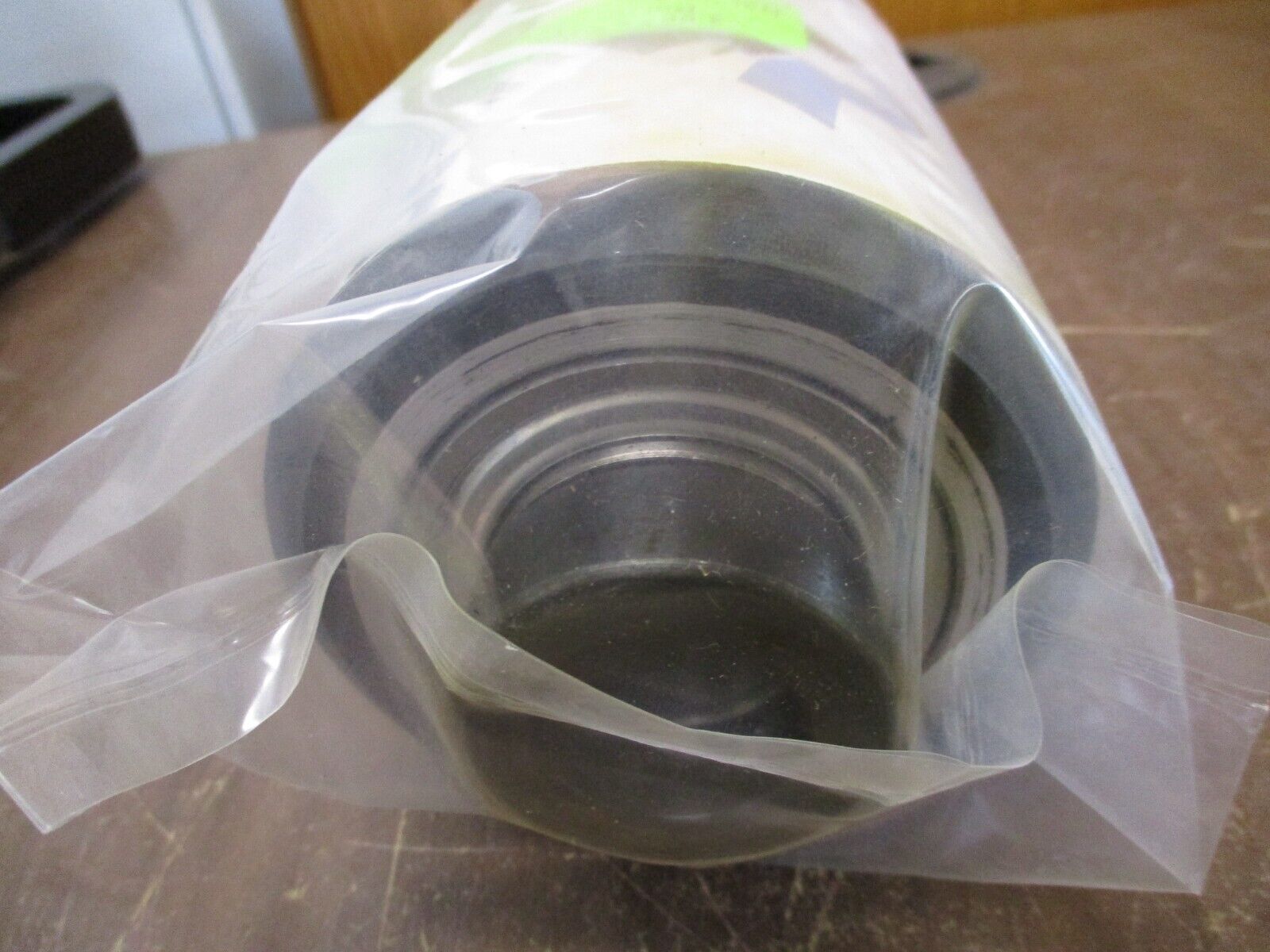 Finzer Roller Roller RE71-RU12-SFHY50 3.687 x 5.000 x 5.500 *No Box* New Surplus