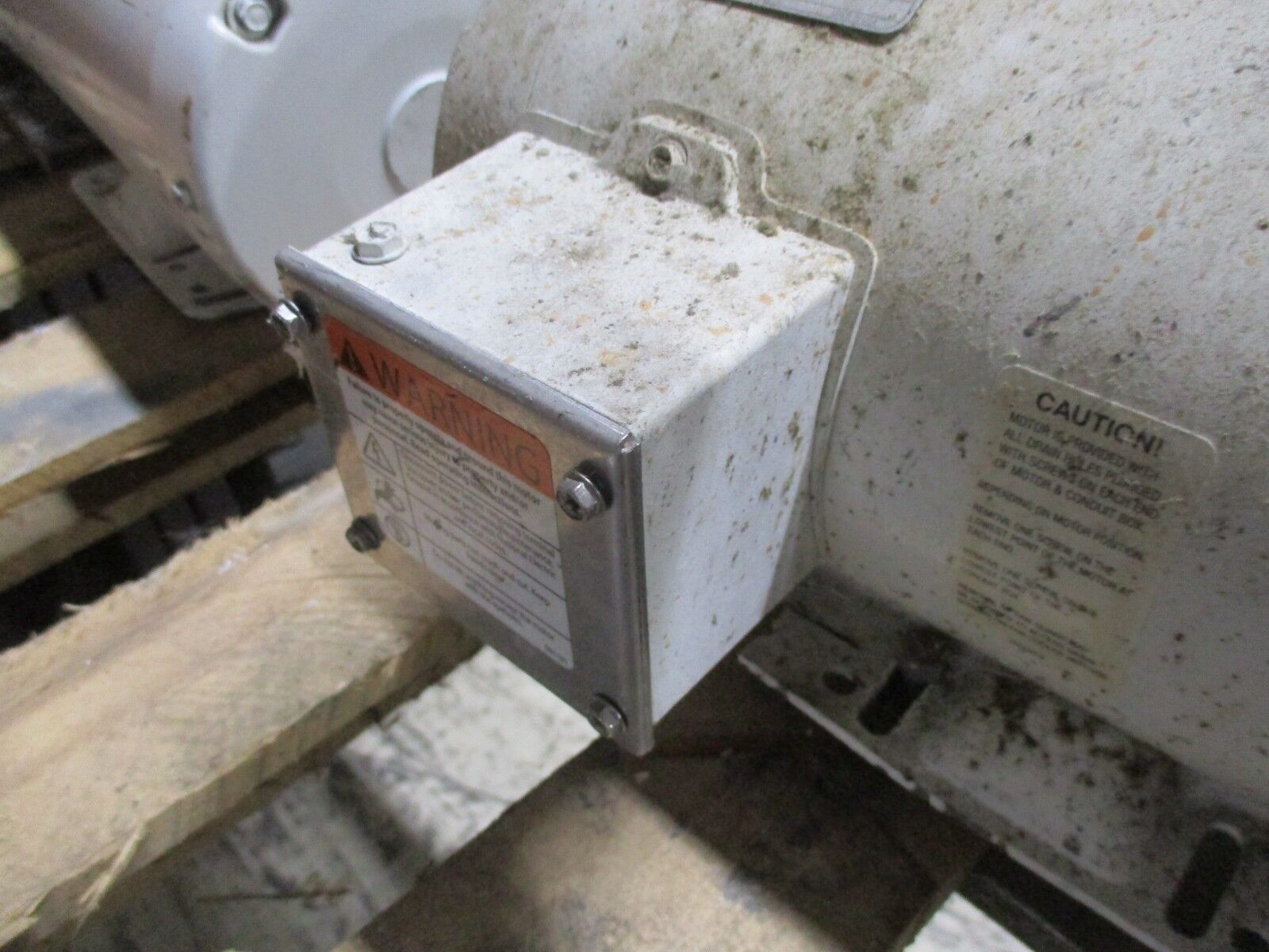 Gast Vacuum Pump 2567-V108 1.5HP 1800RPM 208-230/460V 4.5-4.2/2.1A 3Ph 60Hz Used