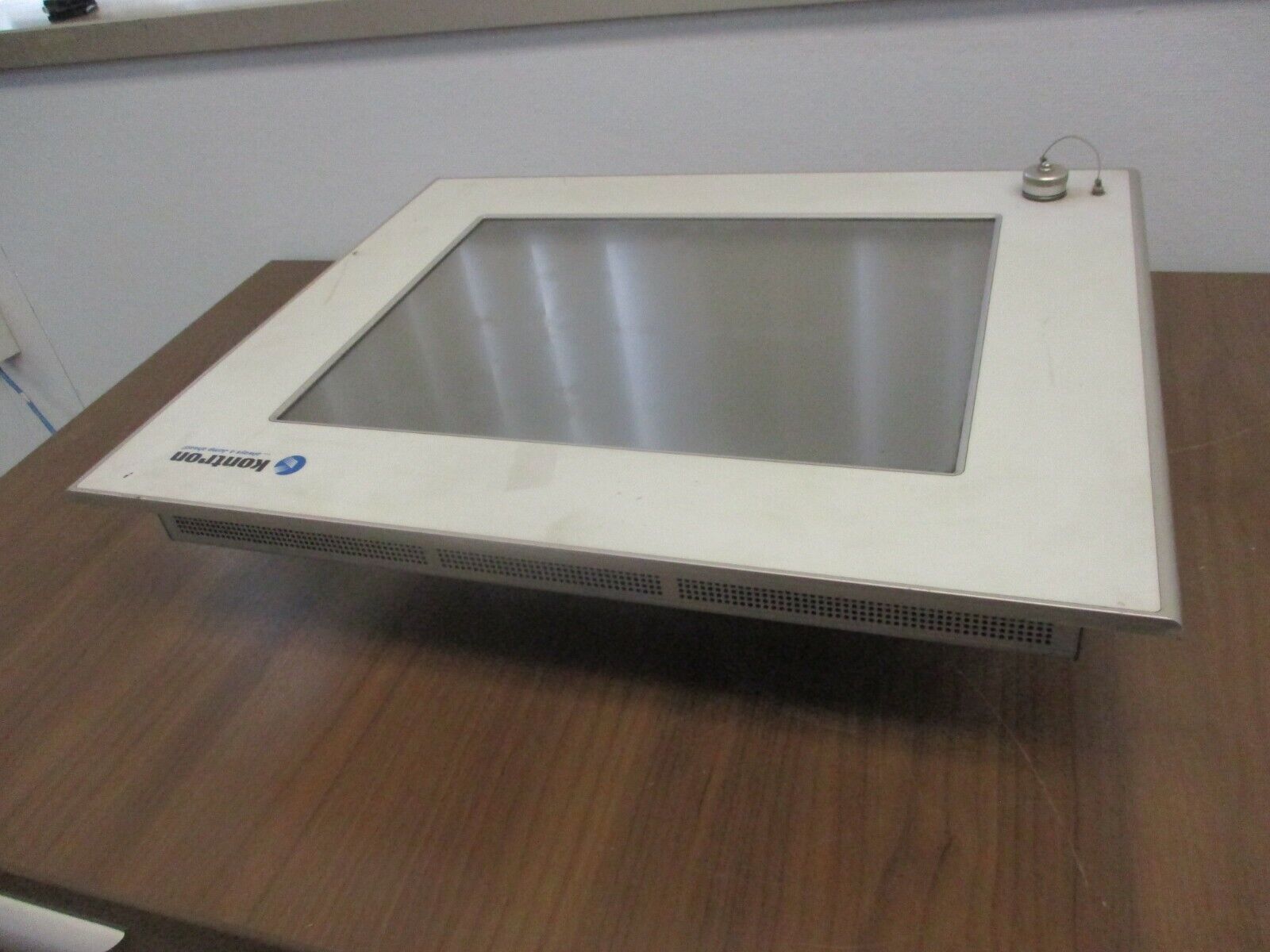 Kontron V-Panel 150 2A0H62026 24VDC 3.8A Used