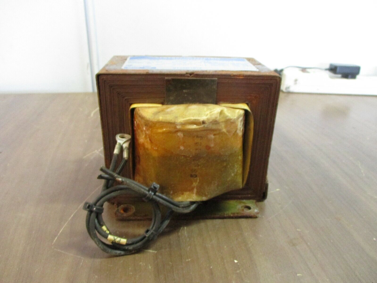 GE Transformer 9T58B1812 1.0kVA Pri: 240/480V Sec: 120/240V 60Hz 1Ph Used