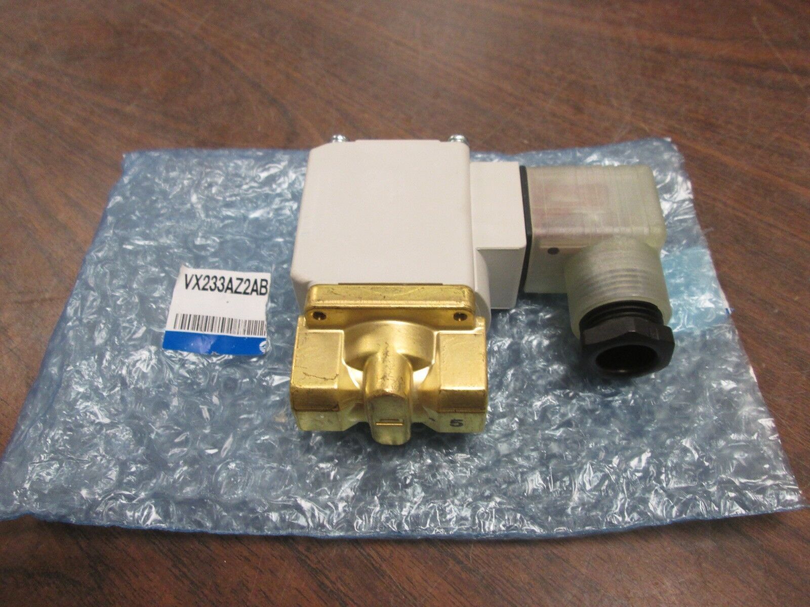 SMC Solenoid Valve VX233AZ2AB For Oil 1MPa Max Pressure New Surplus