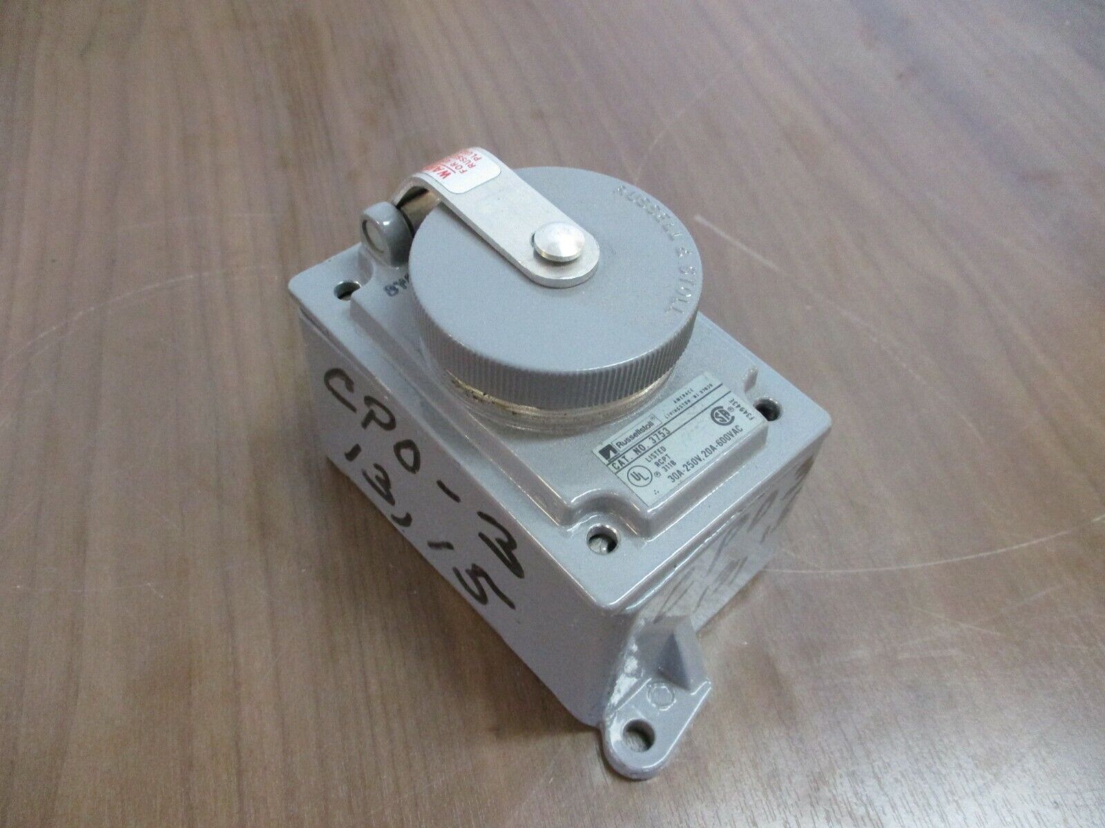 Russellstoll Receptacle 3753 30A/20A 250V/600V Used