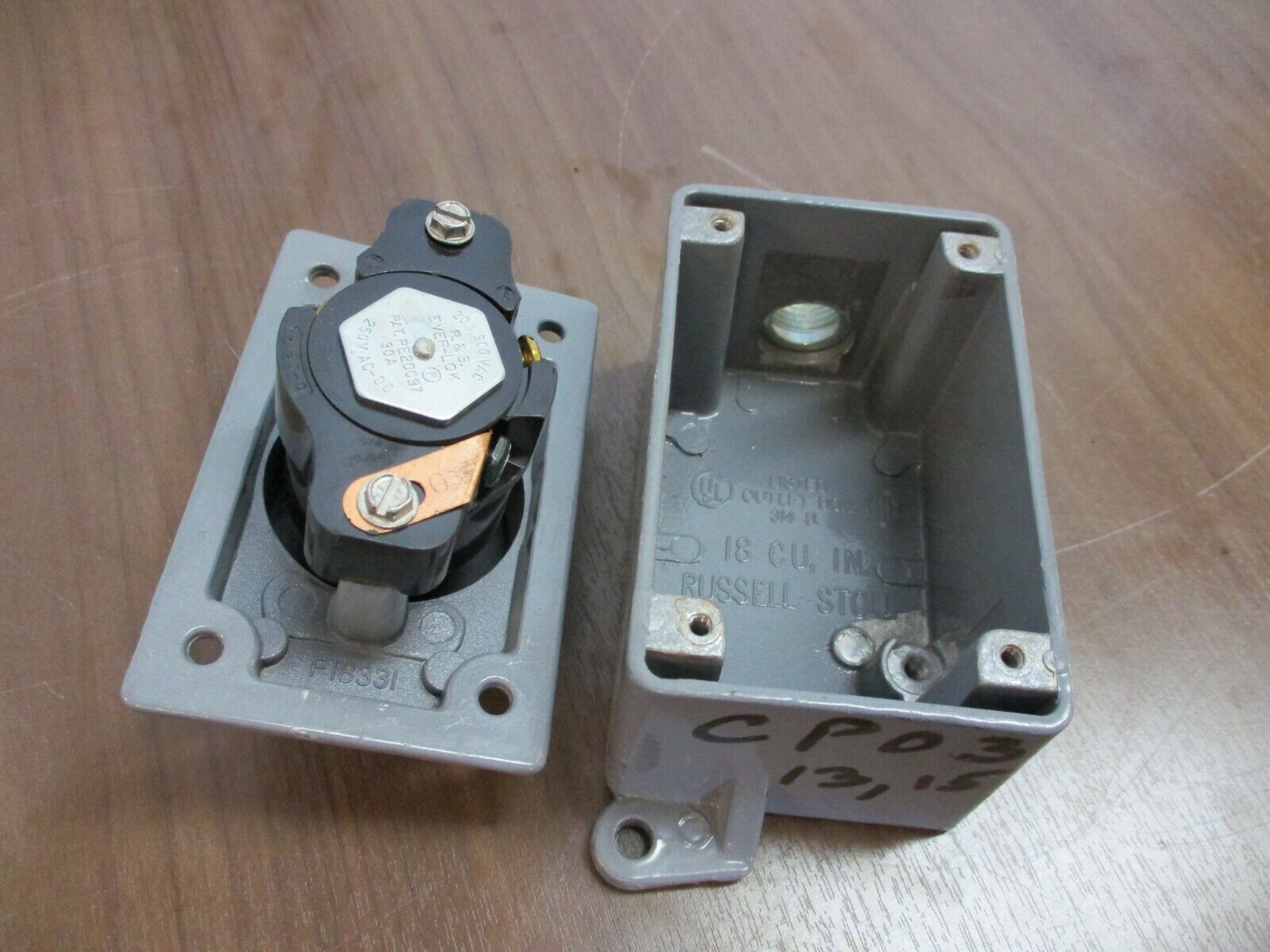 Russellstoll Receptacle 3753 30A/20A 250V/600V Used