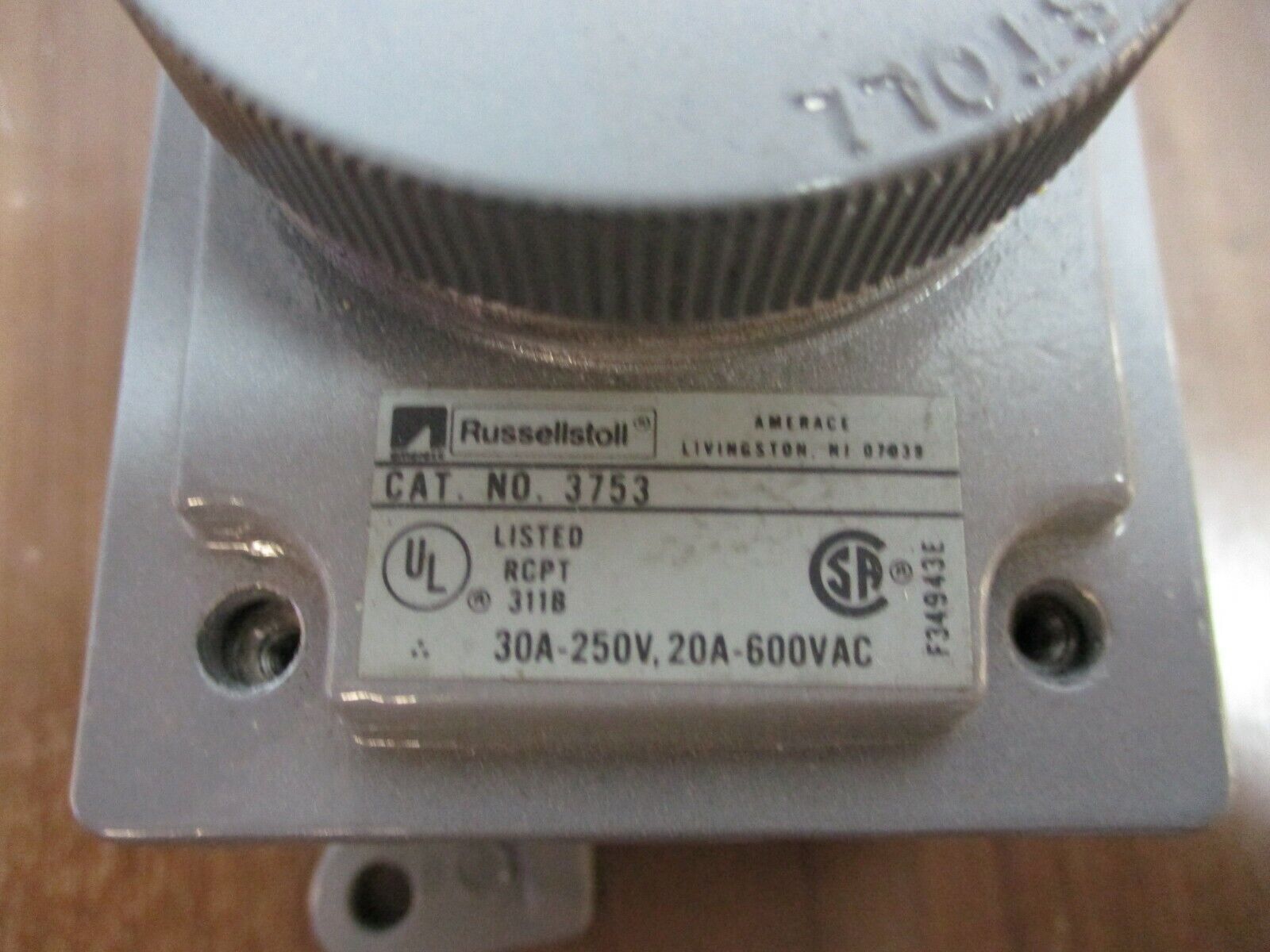 Russellstoll Receptacle 3753 30A/20A 250V/600V Used