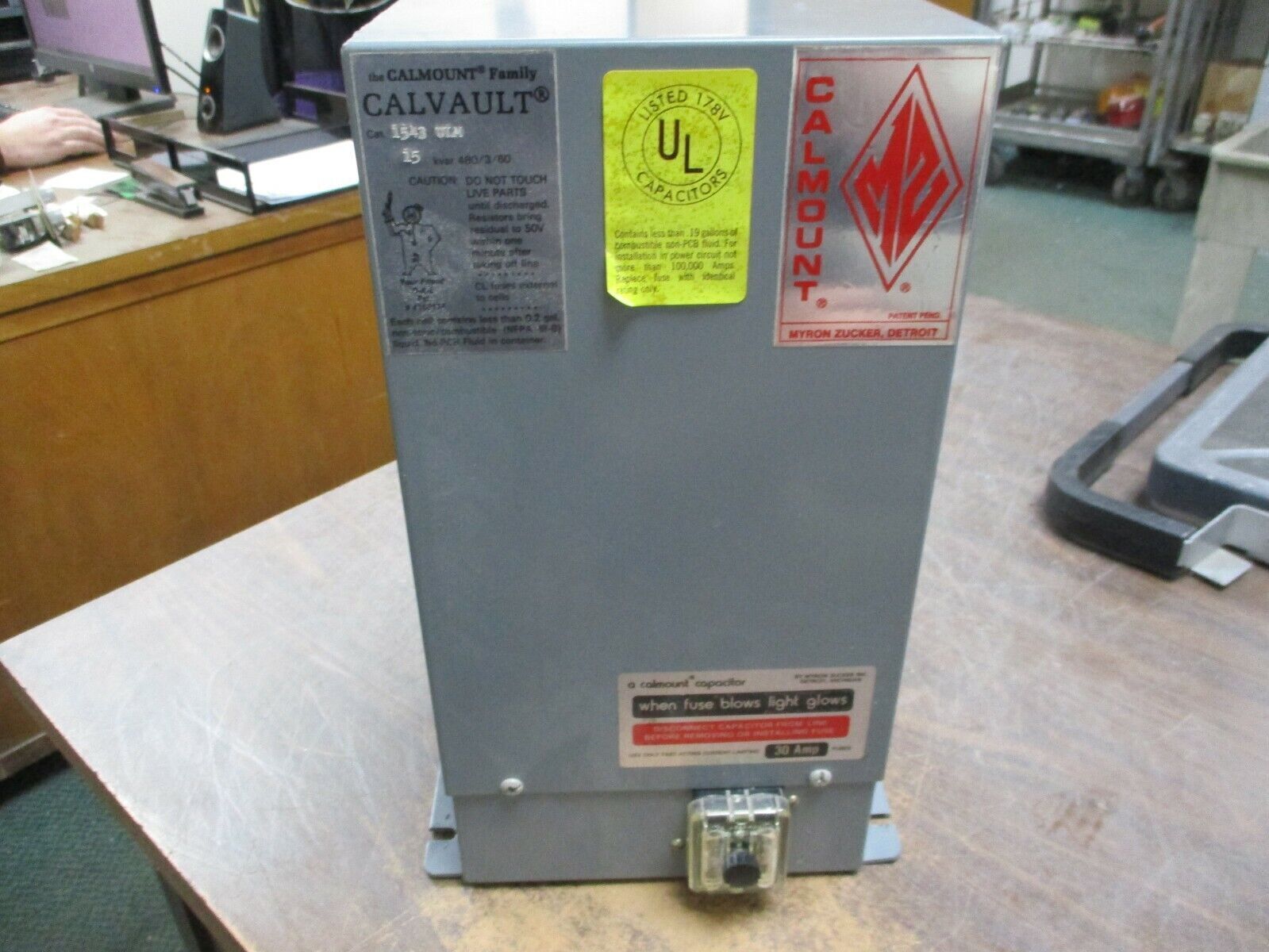 Calmount Calvault Capacitor 1543 ULM 15KVAR 480V 3Ph 60Hz Used