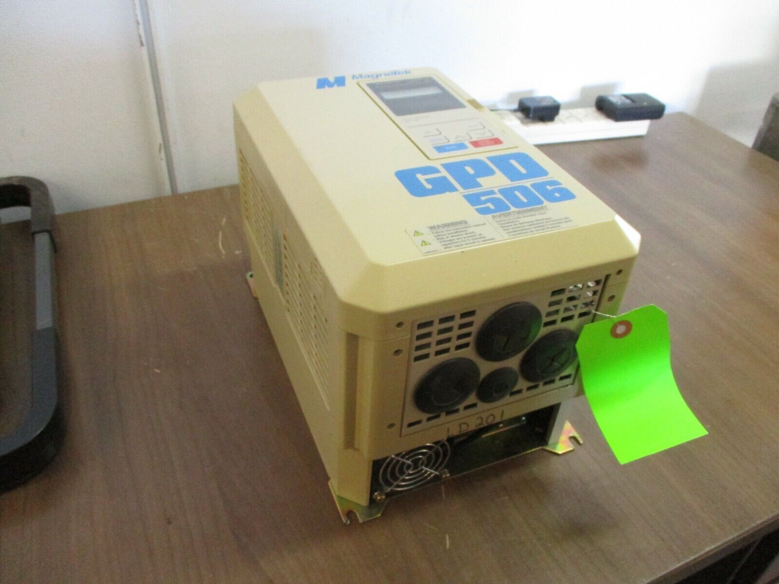 MagneTek GPD 506 AC Drive GPD506V-B014 10HP 3Ph w/ Keypad Used