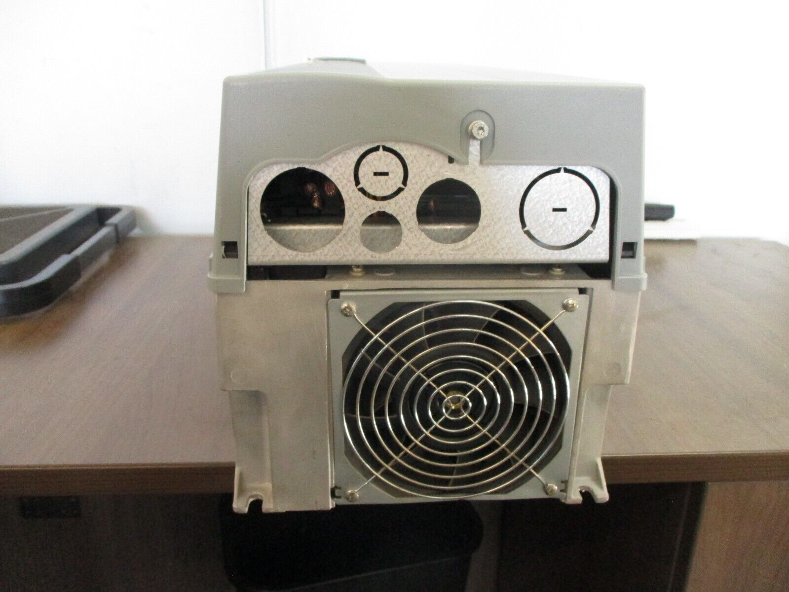 Danfoss VLT AC Drive 131B4264 40HP 3Ph Input: 3x380-480V 50/60Hz 55/47A Used