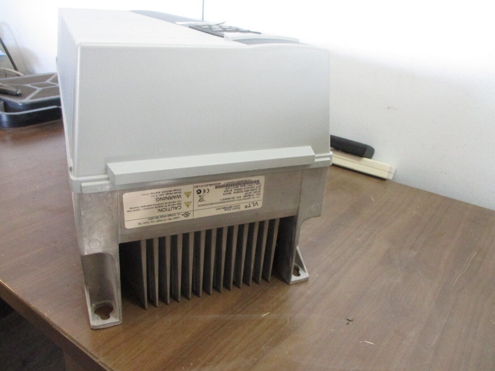 Danfoss VLT AC Drive 131B4264 40HP 3Ph Input: 3x380-480V 50/60Hz 55/47A Used