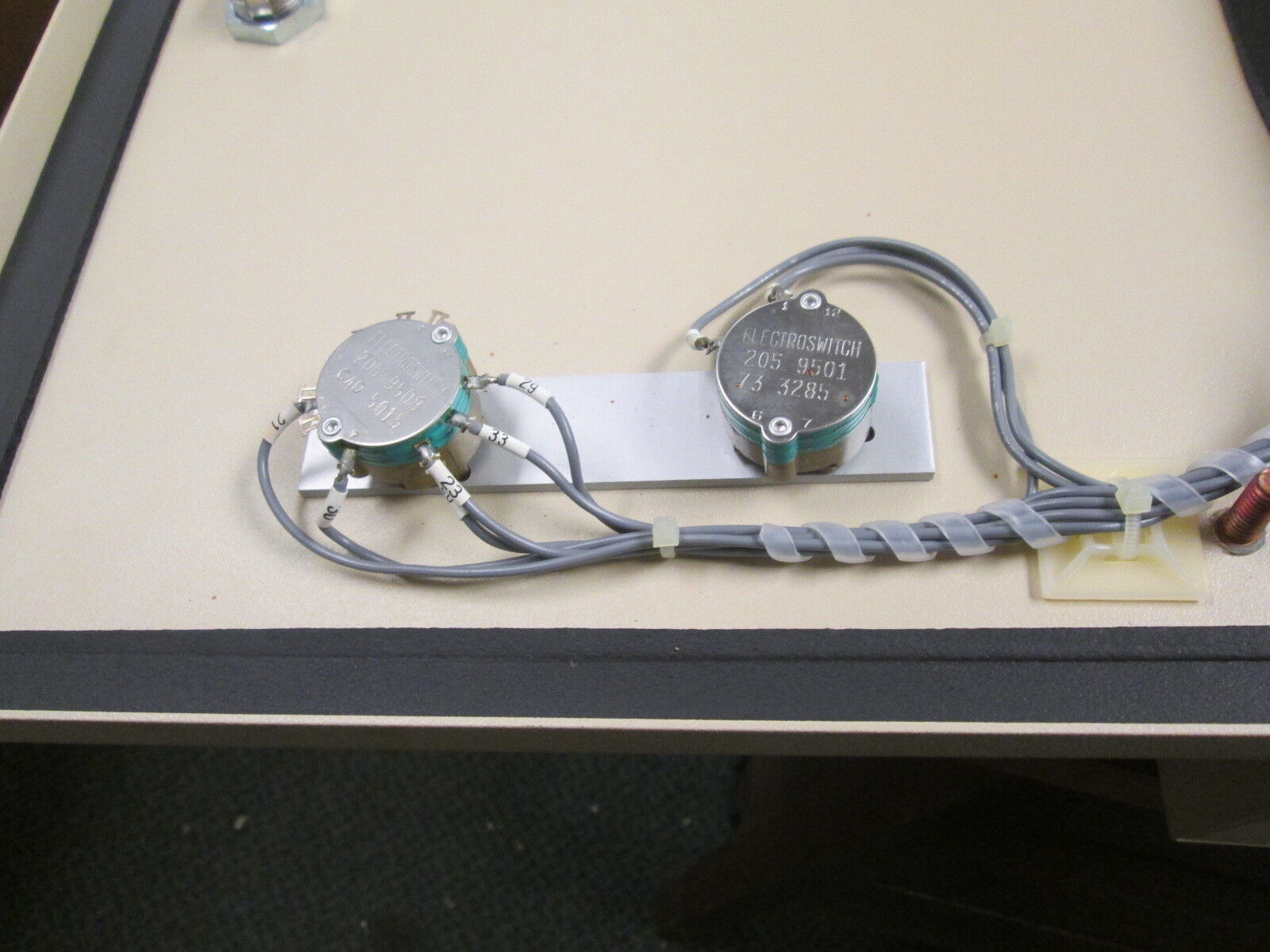 AccuWeb Electronic Web Guide Controller CP 1140-02 230VAC 50/60Hz 1Ph Used