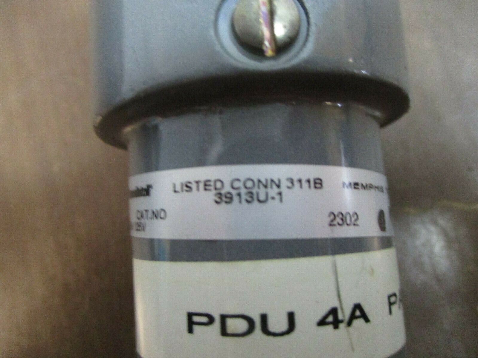 Russellstoll Connector 3913U-1 20A 125V Wire End Used