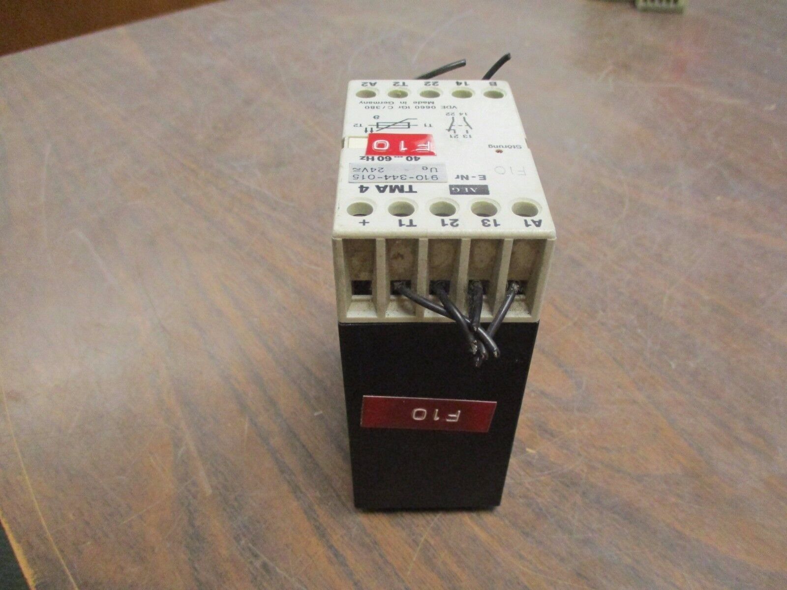 AEG TMA-4 Protection Relay 910-344-015 24V 40-60Hz Used