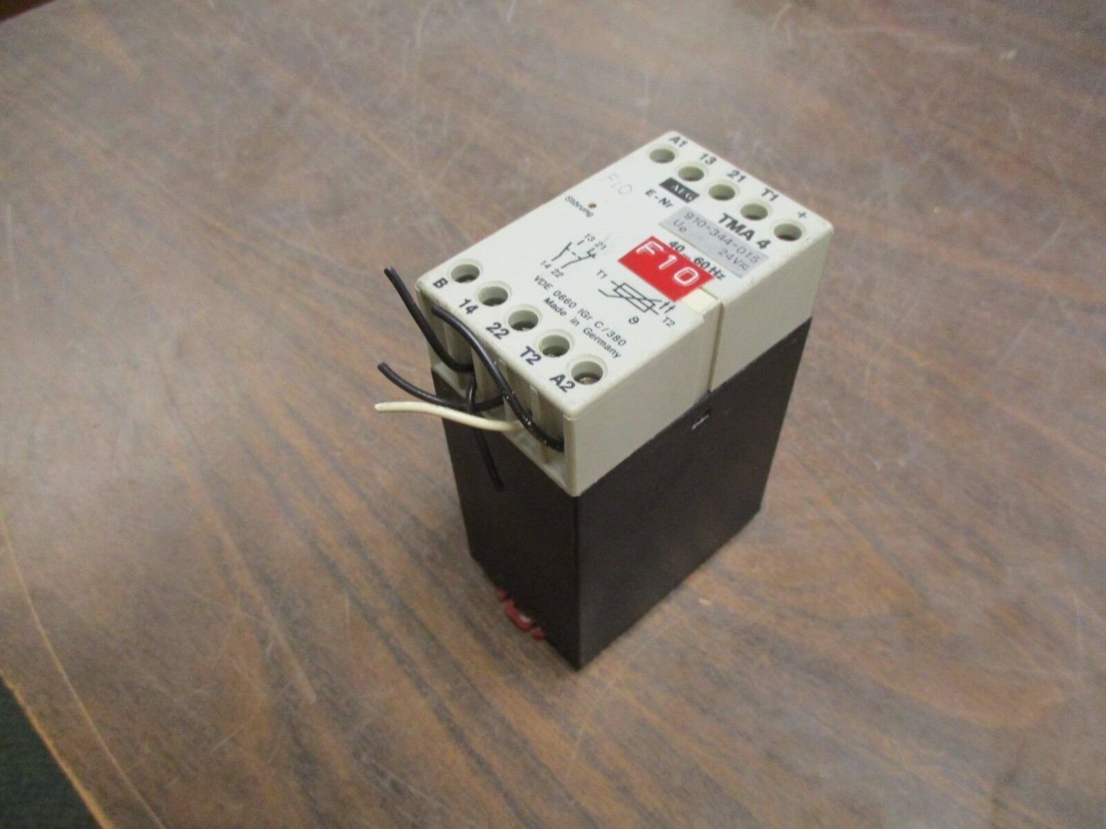 AEG TMA-4 Protection Relay 910-344-015 24V 40-60Hz Used