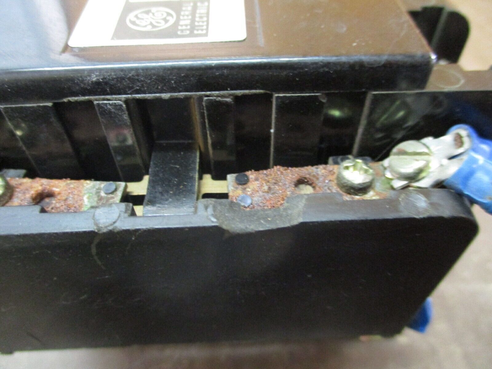 GE Contactor CR353EG3BA1DD 115-120V Coil 75A 600V *Chipped Terminal Block* Used