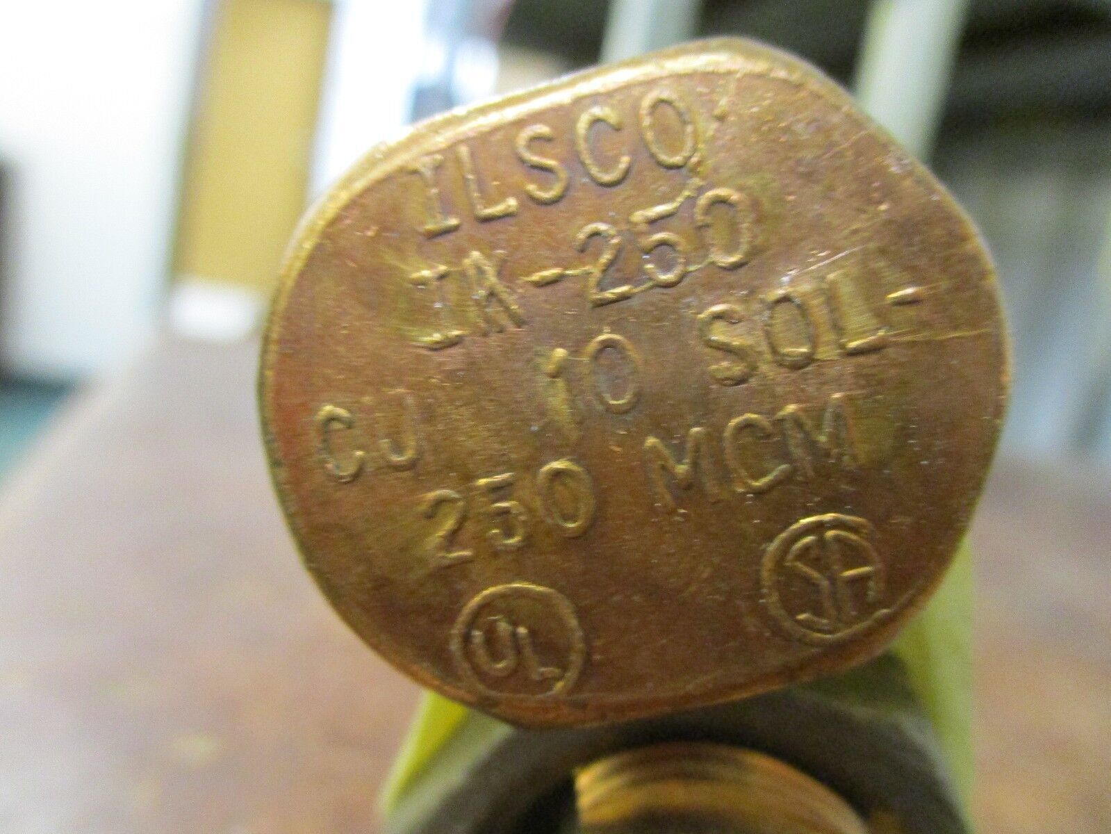 Ilsco Split Bolt Connector IK-250 250 MCM "Lot of 2" Used