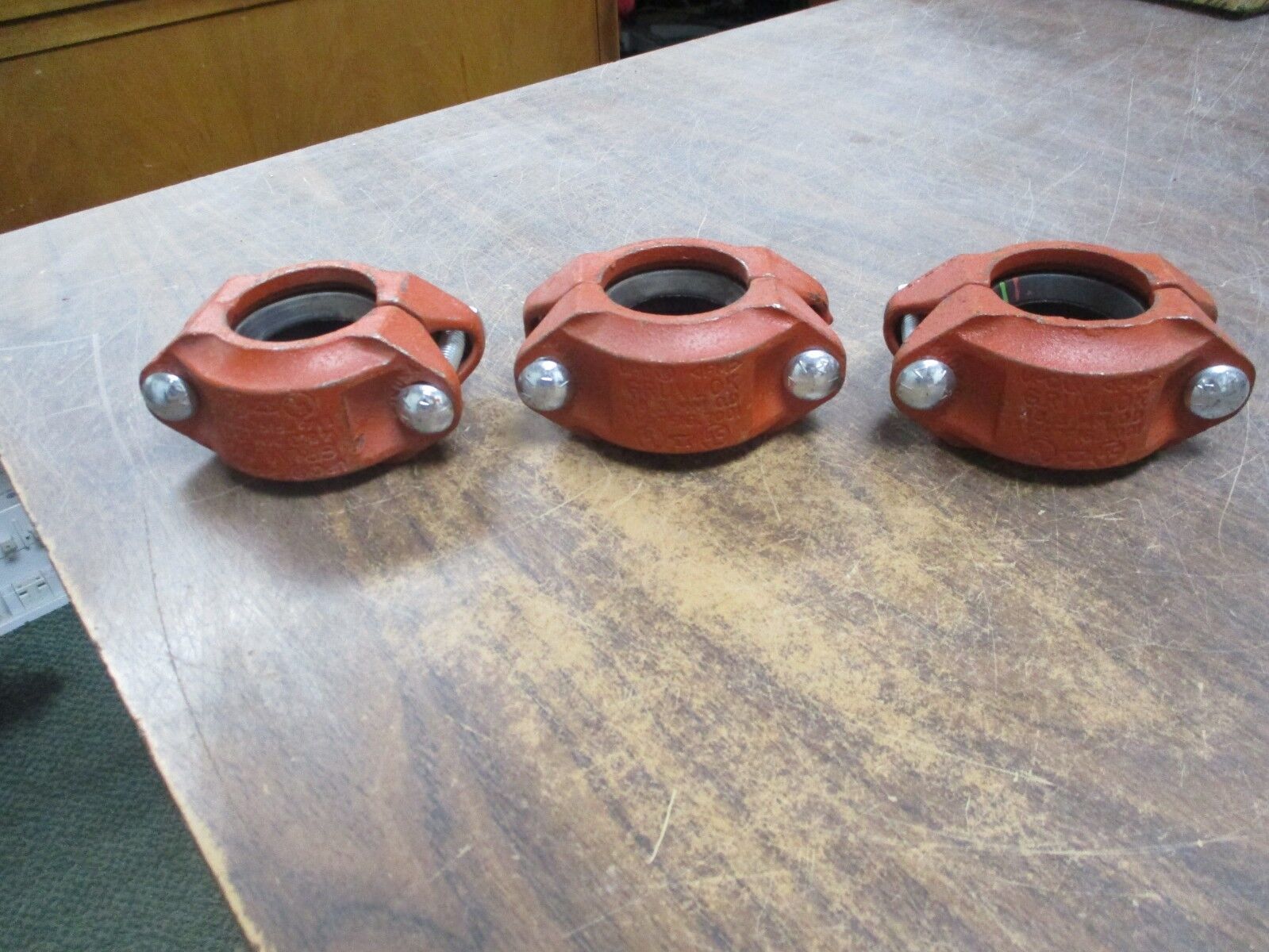 Gravlok Pipe Coupling 7001 Size: 1 1/2" *Lot of 3* Used