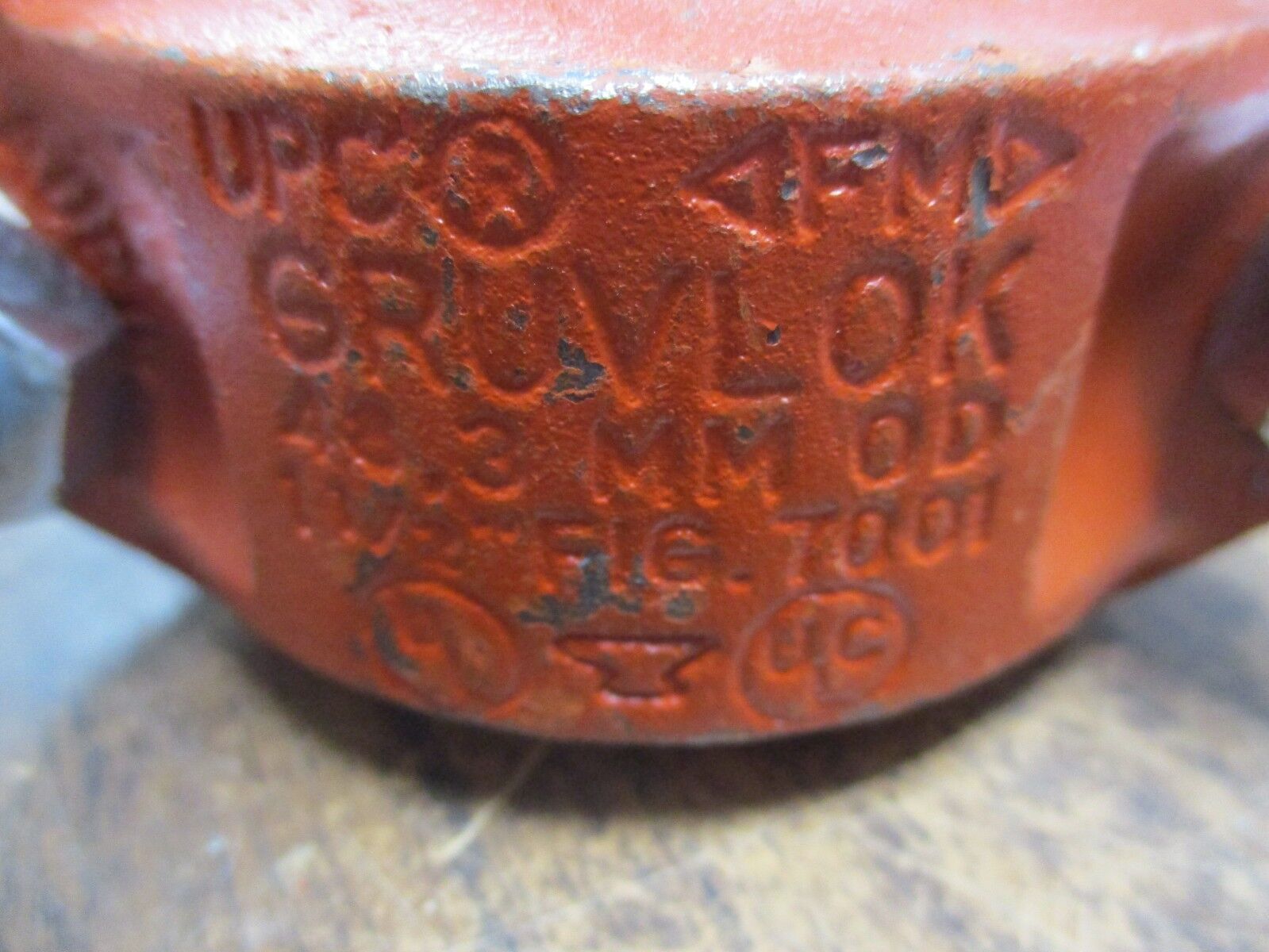 Gravlok Pipe Coupling 7001 Size: 1 1/2" *Lot of 3* Used