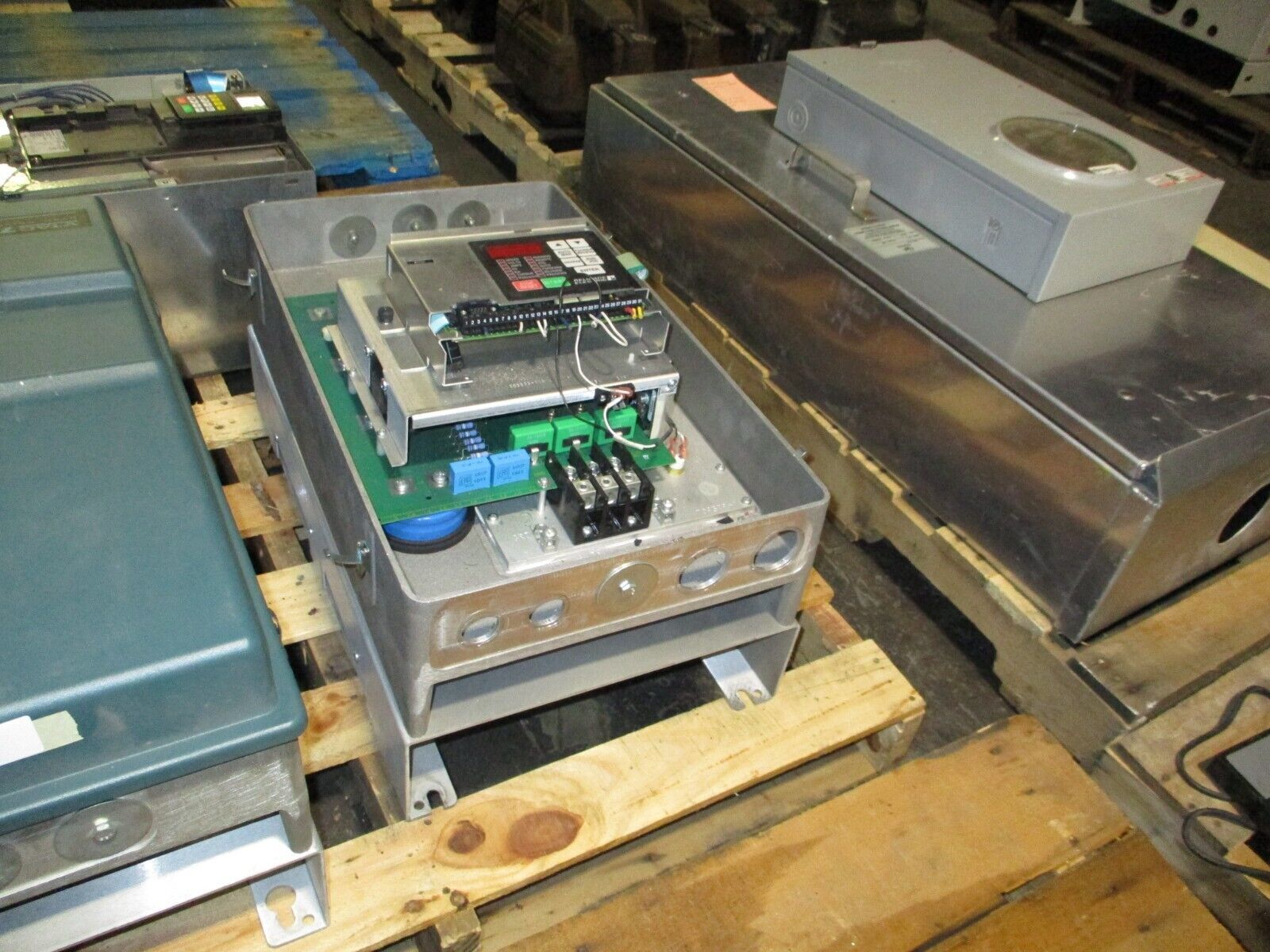 Reliance VTAC 7 GV3000/SE AC Drive 60G4260 60HP Type 12 Enclosure *No Cover*