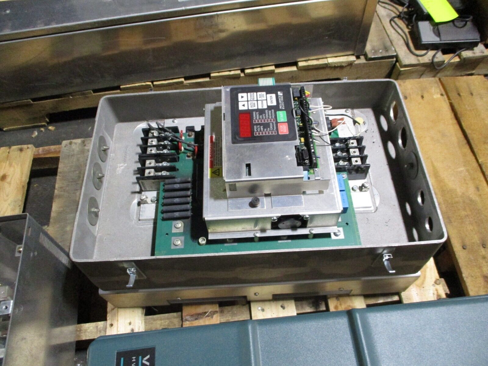 Reliance VTAC 7 GV3000/SE AC Drive 60G4260 60HP Type 12 Enclosure *No Cover*