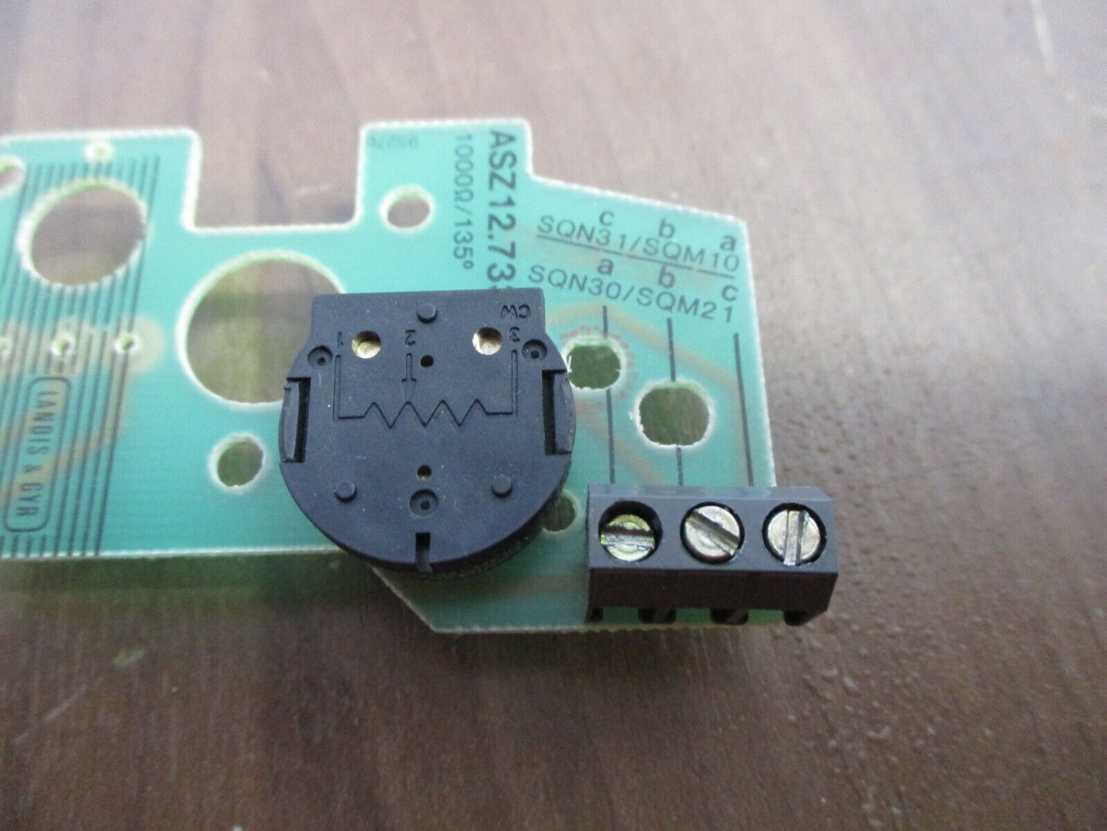 Landis & Gyr Potentiometer ASZ12.733 1000 Ohm 135° Used
