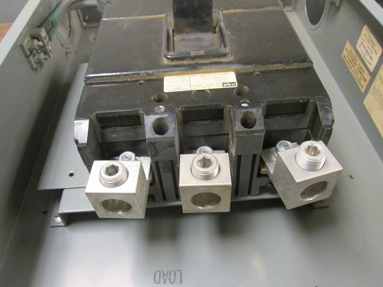 FPE Enclosed Circuit Breaker NJL632300/1400T 300A 480V 3P Used