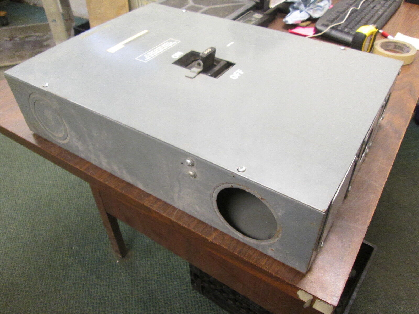 FPE Enclosed Circuit Breaker NJL632300/1400T 300A 480V 3P Used