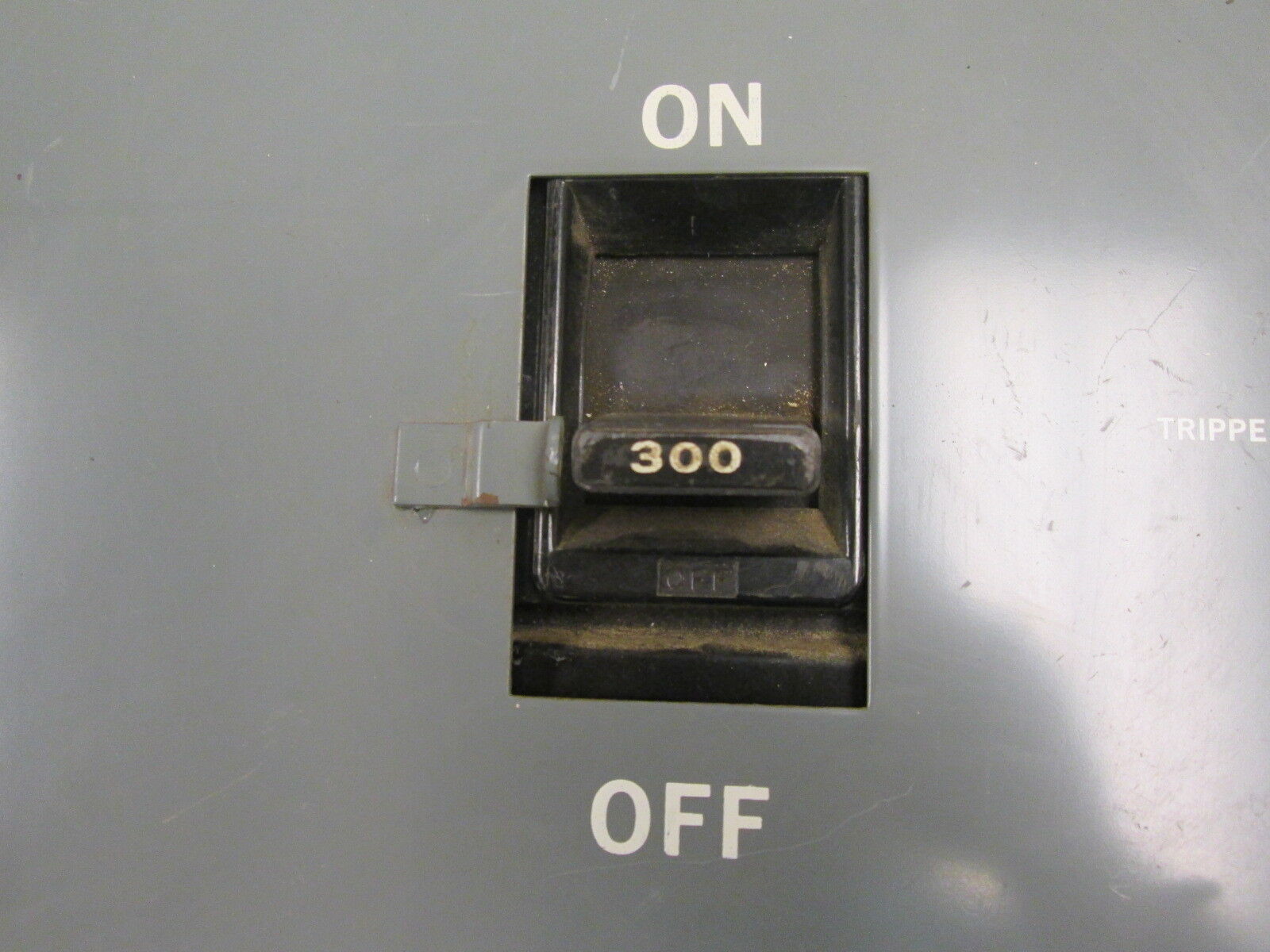 FPE Enclosed Circuit Breaker NJL632300/1400T 300A 480V 3P Used