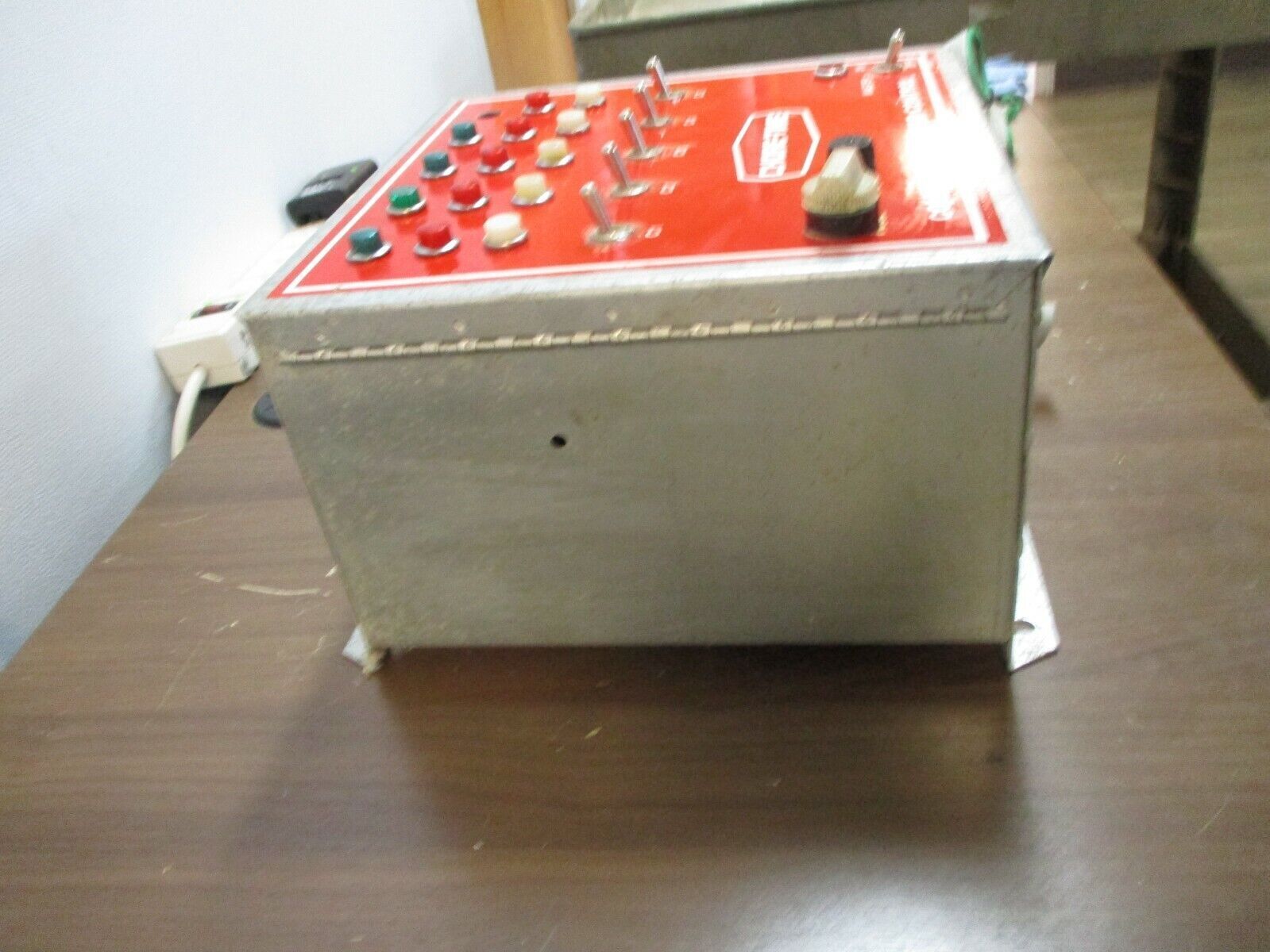 Chore-Time Collector Master Control 20809 *Missing (1) Light* Used