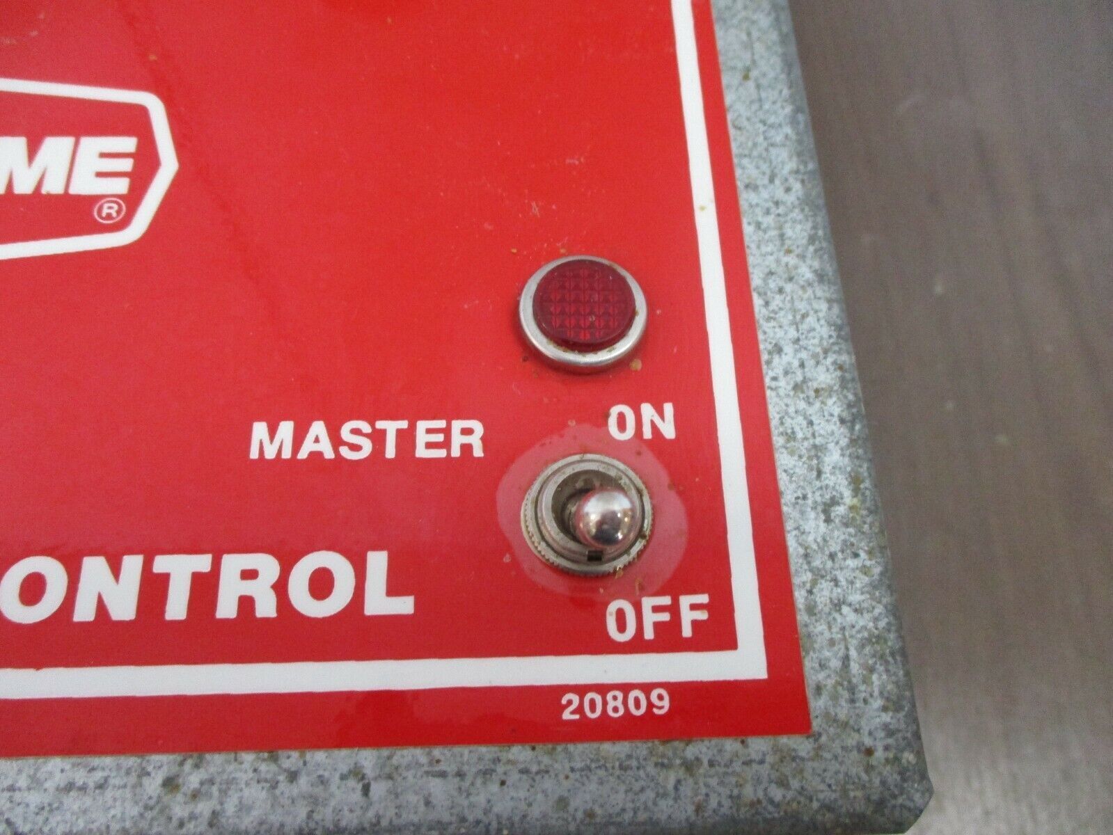 Chore-Time Collector Master Control 20809 *Missing (1) Light* Used