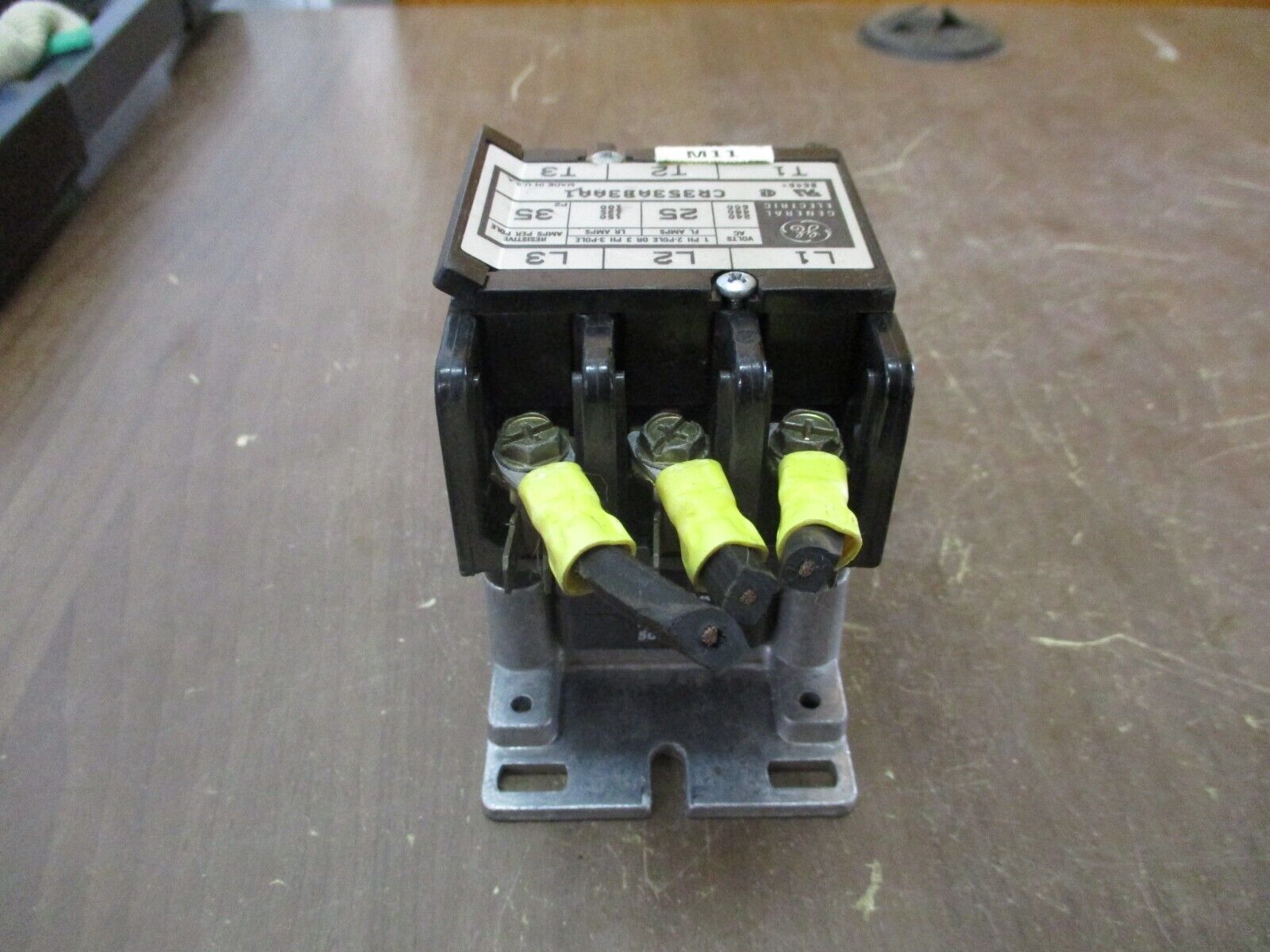 GE Contactor CR353AB3AA1 25A 600V 120V Coil *Broken Cover* Used
