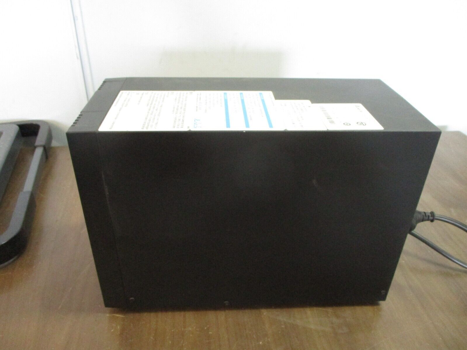 Delta N-Series UPS GES-N1KVA 1KVA 900W 220VAC 50Hz *Cut Power Cord* Used