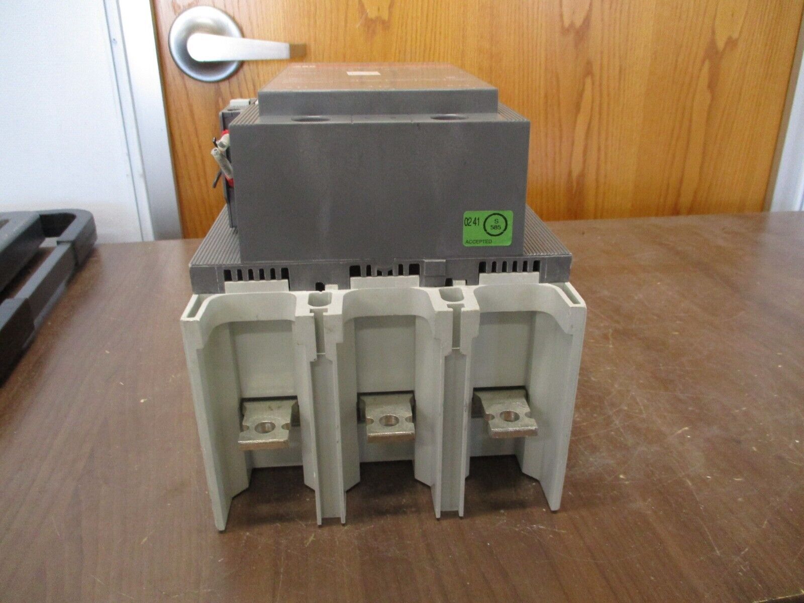 ABB Contactor AF460-30 24-60VDC Coil 650A 600V w/ (1) Aux Contacts Used