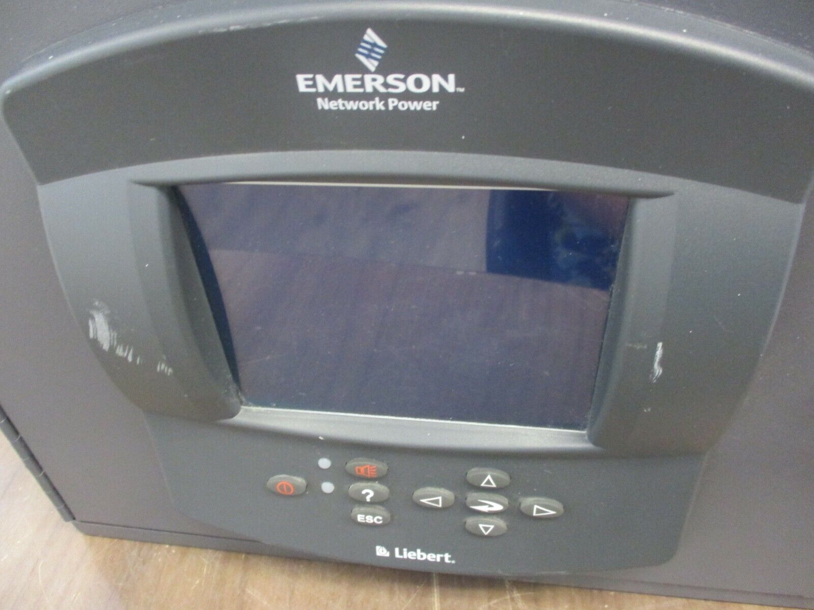 Emerson Liebert Network Switch VNSA8 Rev. 3 8-Port 100-240V 1.5A 50/60Hz Used