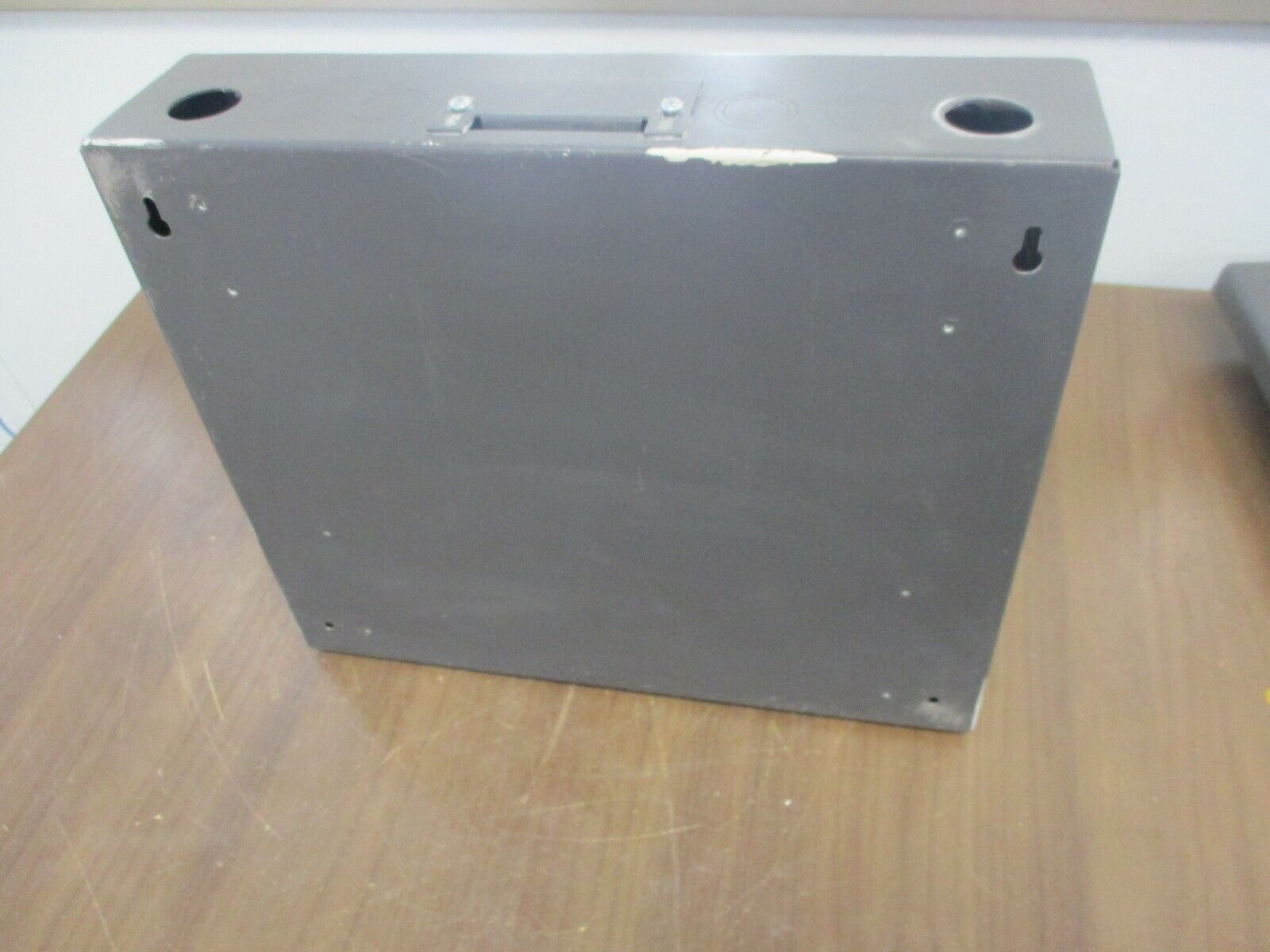 Emerson Liebert Network Switch VNSA8 Rev. 3 8-Port 100-240V 1.5A 50/60Hz Used