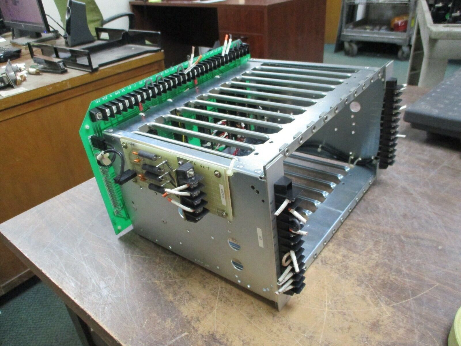 Reliance PLC Rack 84586 6-Slot Used