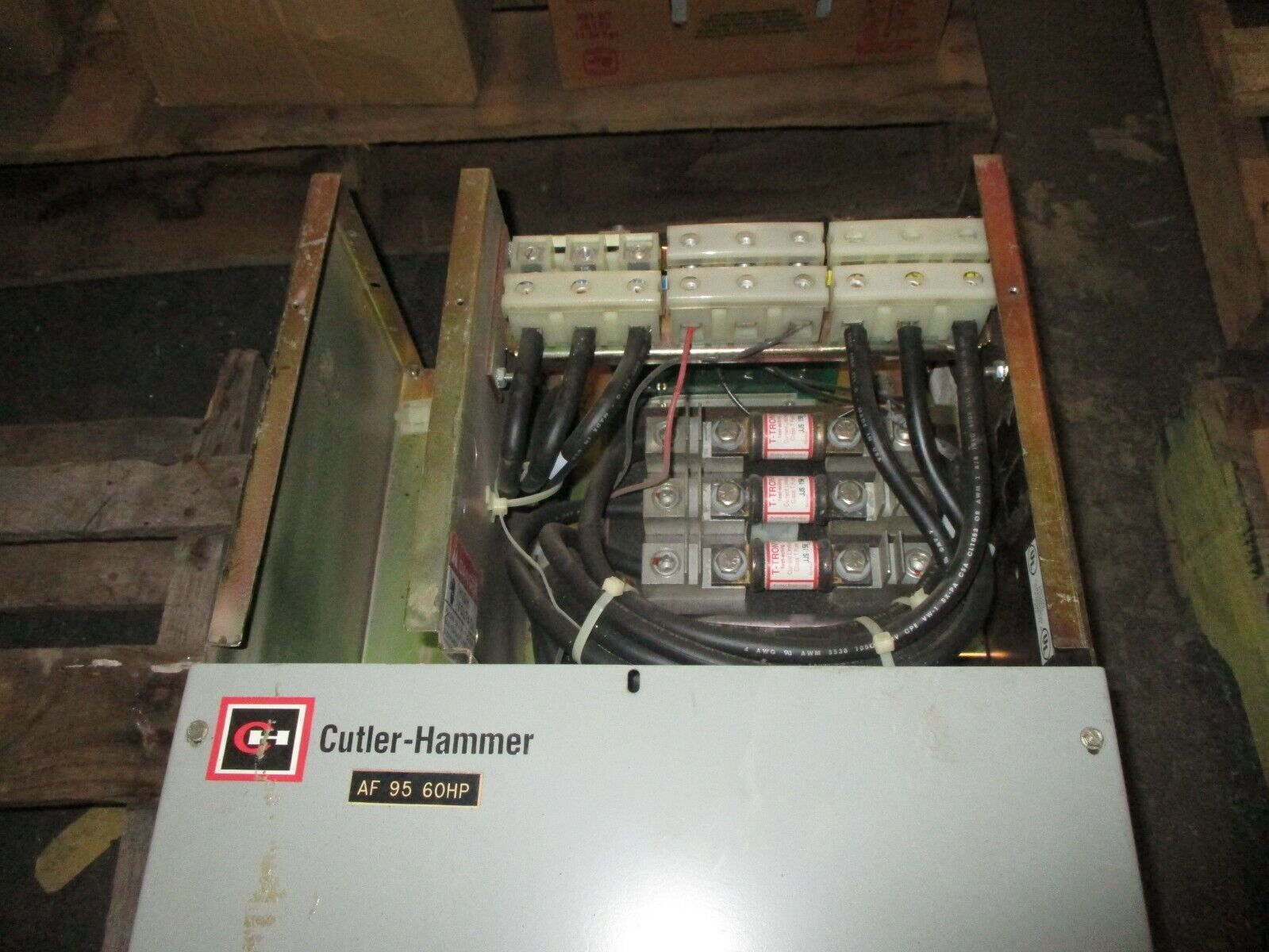 Cutler-Hammer Series 95 AF Drive AF95AN0C060CC1 60HP 3Ph Used