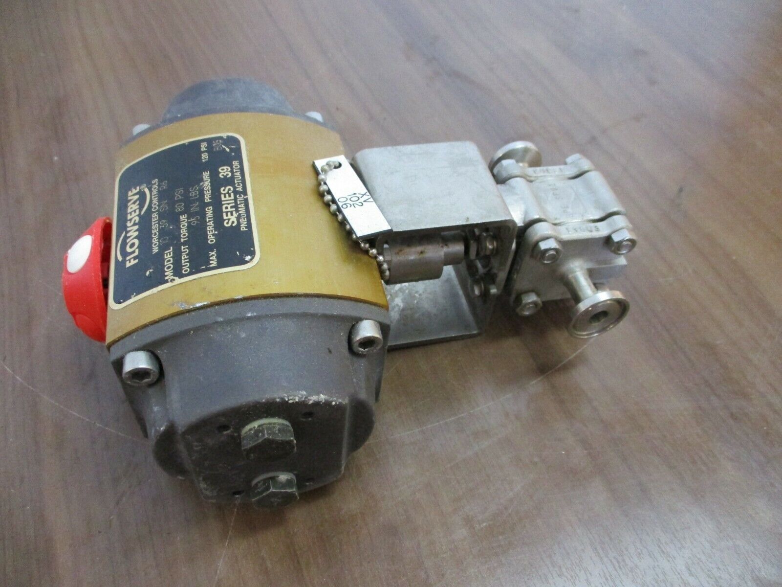 Flowserve, Series 39 Pneumatic Actuator, Part #: 10 39 SN R6 Used