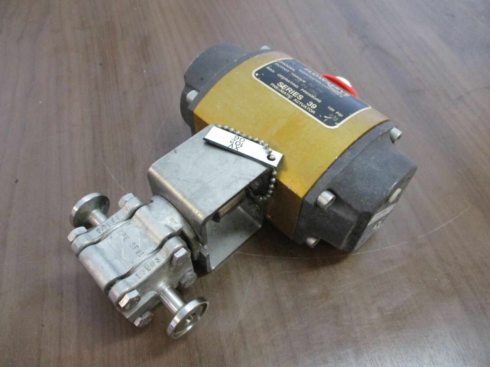 Flowserve, Series 39 Pneumatic Actuator, Part #: 10 39 SN R6 Used