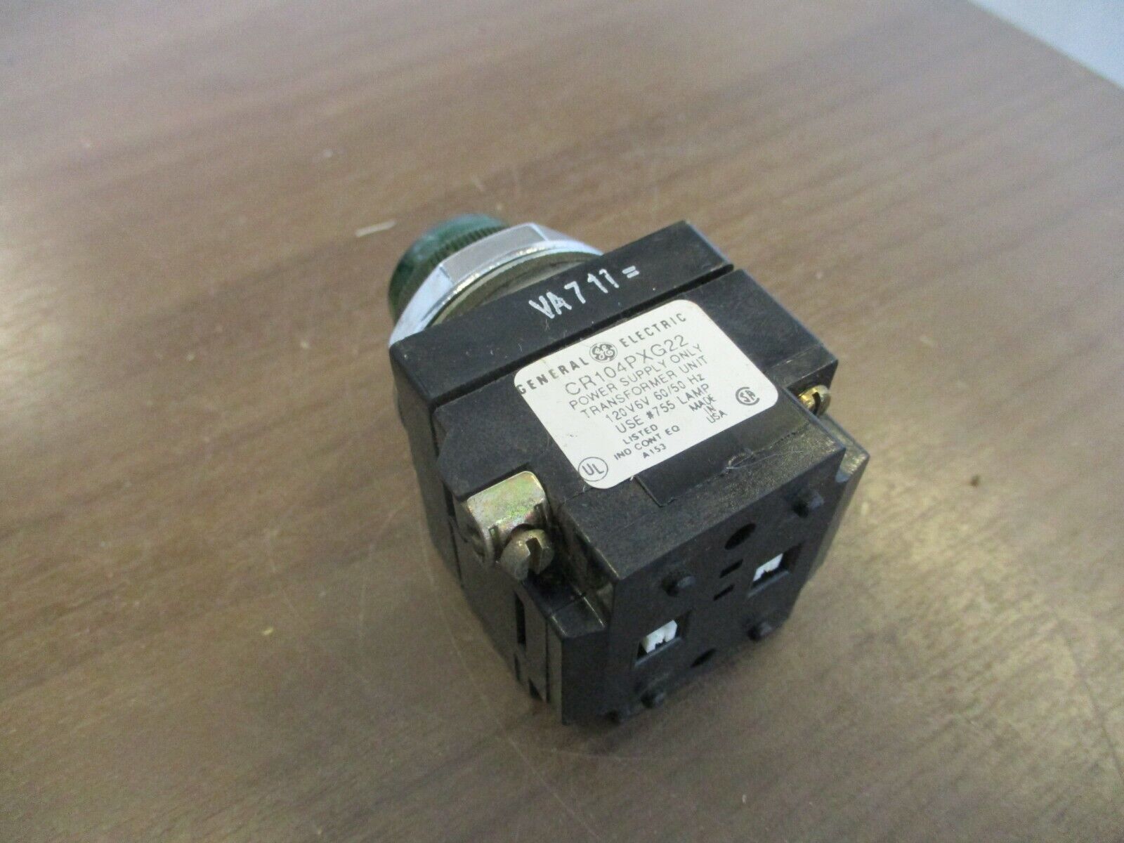 GE Indicator Light CR104PXG22 Green Used