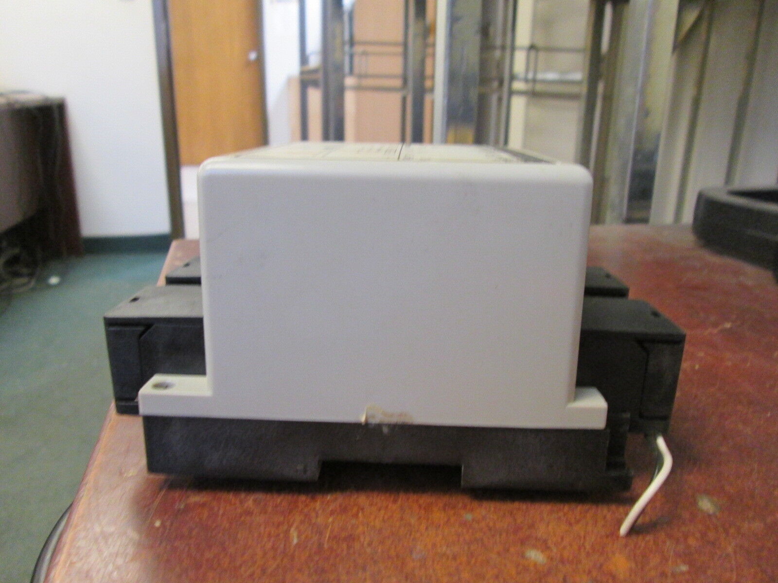 H&B ETM 30 Transducer P 28130-0-1502112 Power: 220V 45-65Hz Used