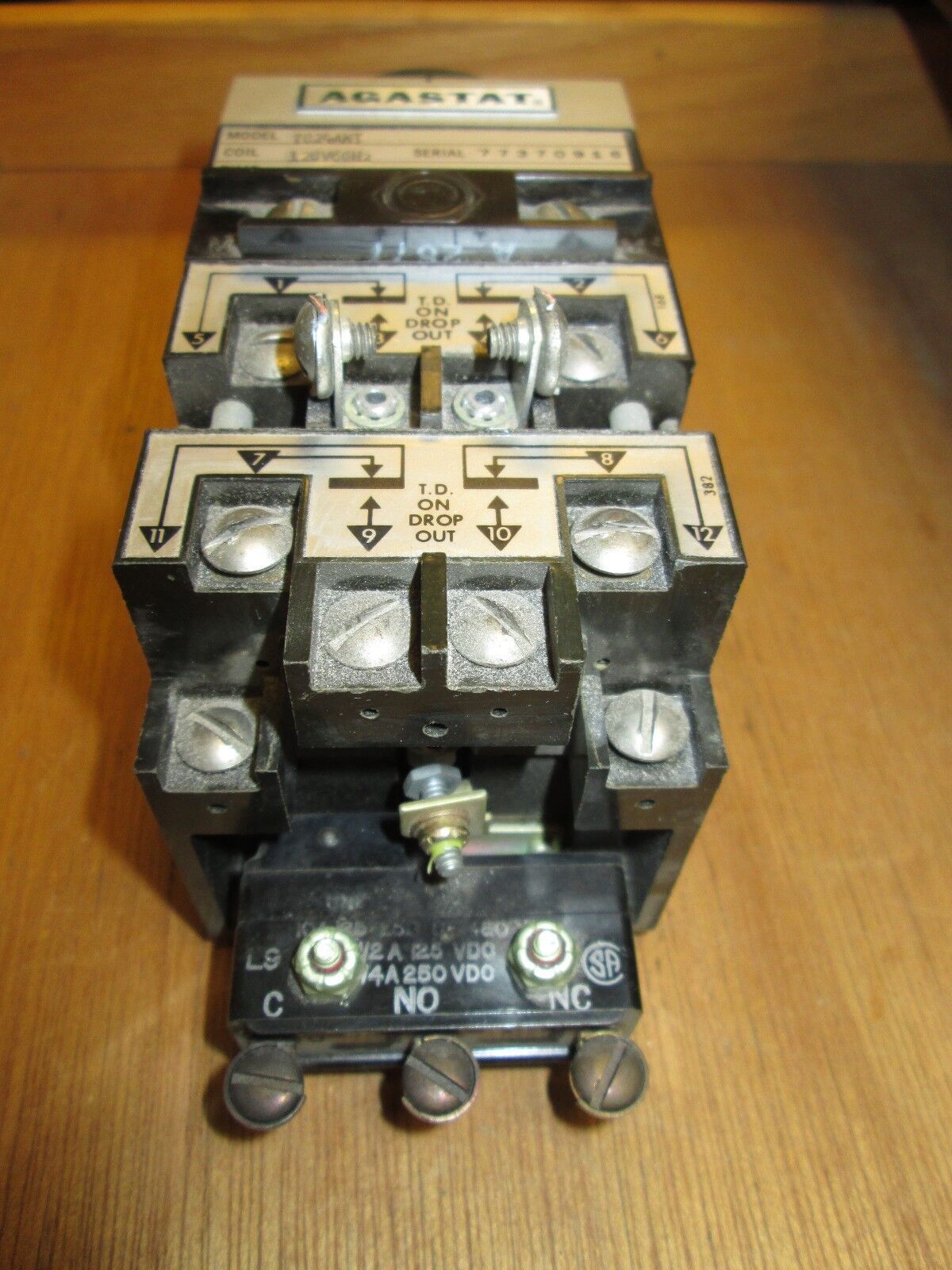 Agastat Timer 7024AKT Range 1-300 Sec 120V coil 60Hz Used