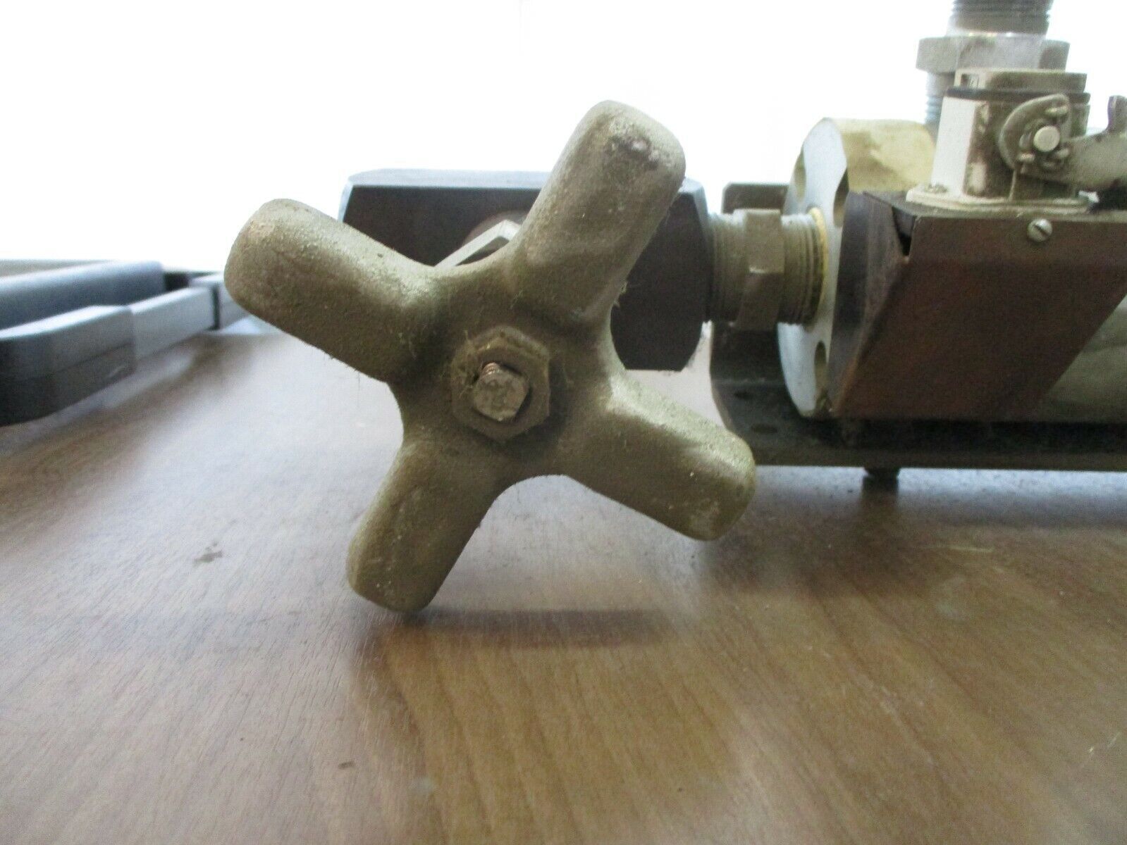 Graco Series J08A Heated Manifold 243697 500W 240V 3500PSI 400°F Max Used