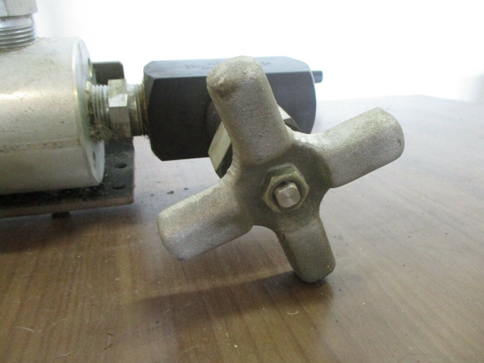 Graco Series J08A Heated Manifold 243697 500W 240V 3500PSI 400°F Max Used