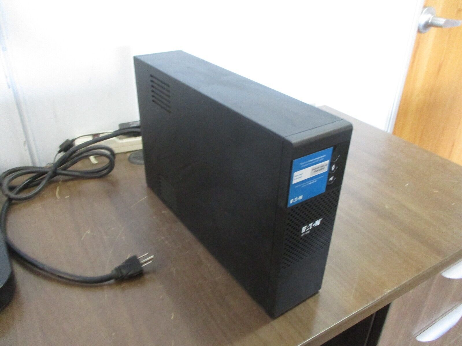 Eaton UPS 5S1500LCD Main F/W: 06 Input:120V~ 50/60Hz 13.6A Used
