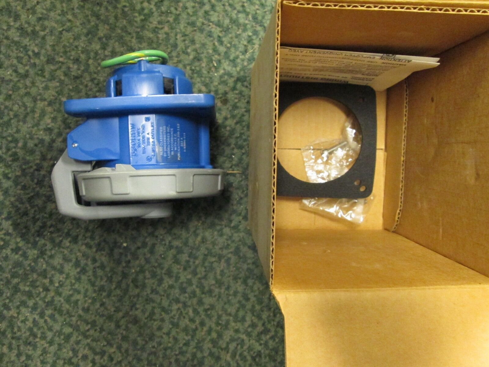 Hubbell Receptacle 530R9W 20A 120/208VAC 4P 5W 3Ph *Watertight* New Surplus