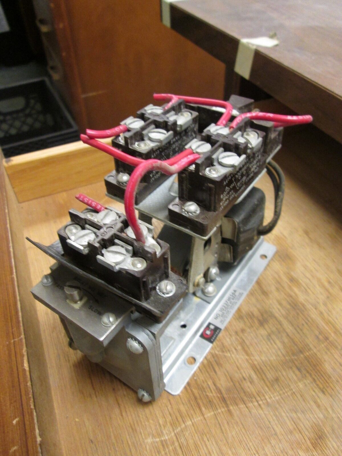 Cutler-Hammer Pneumatic Relay 10337H156A 120V Coil Used